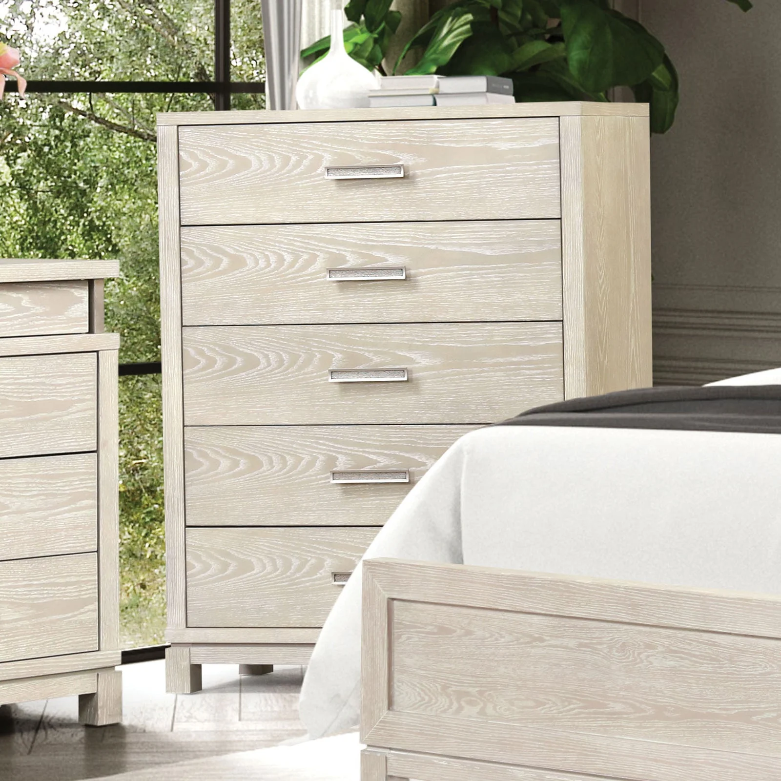 Lafayette Weathered Gray Queen 5 Piece Bedroom Set w/Chest - Image 4
