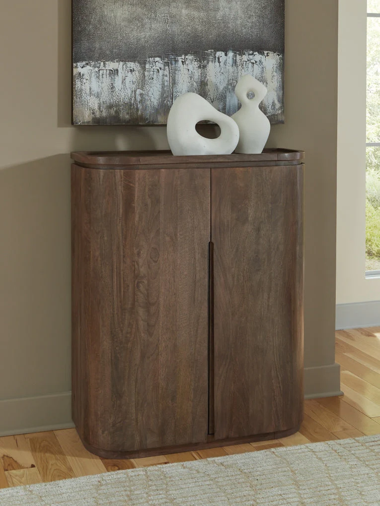 Landermont Bar Cabinet - Image 2