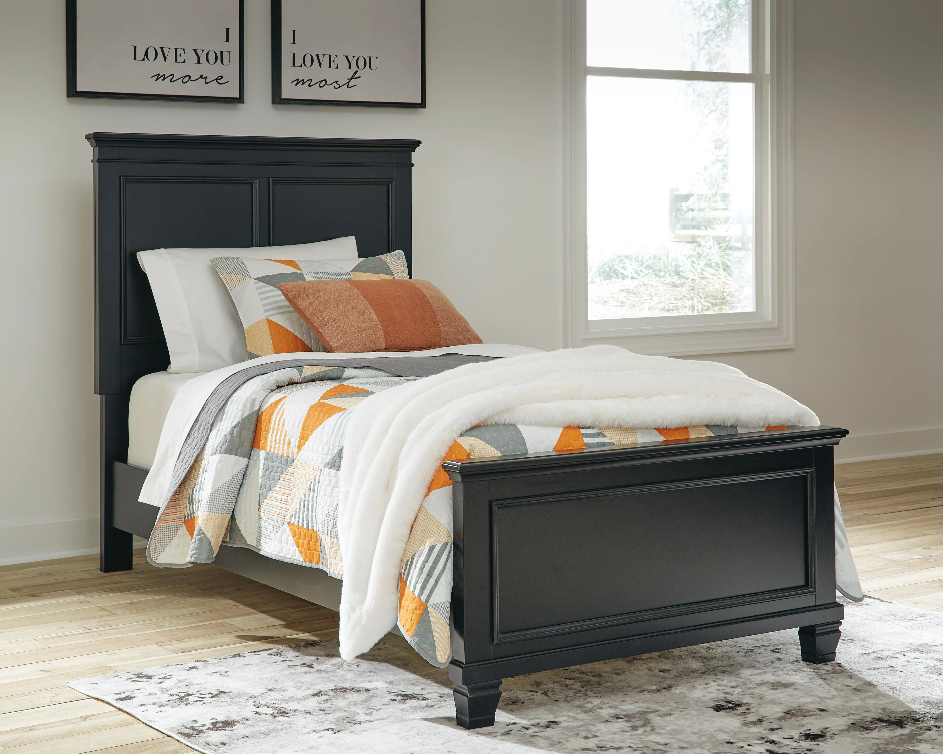 Lanolee Panel Bed - Image 8