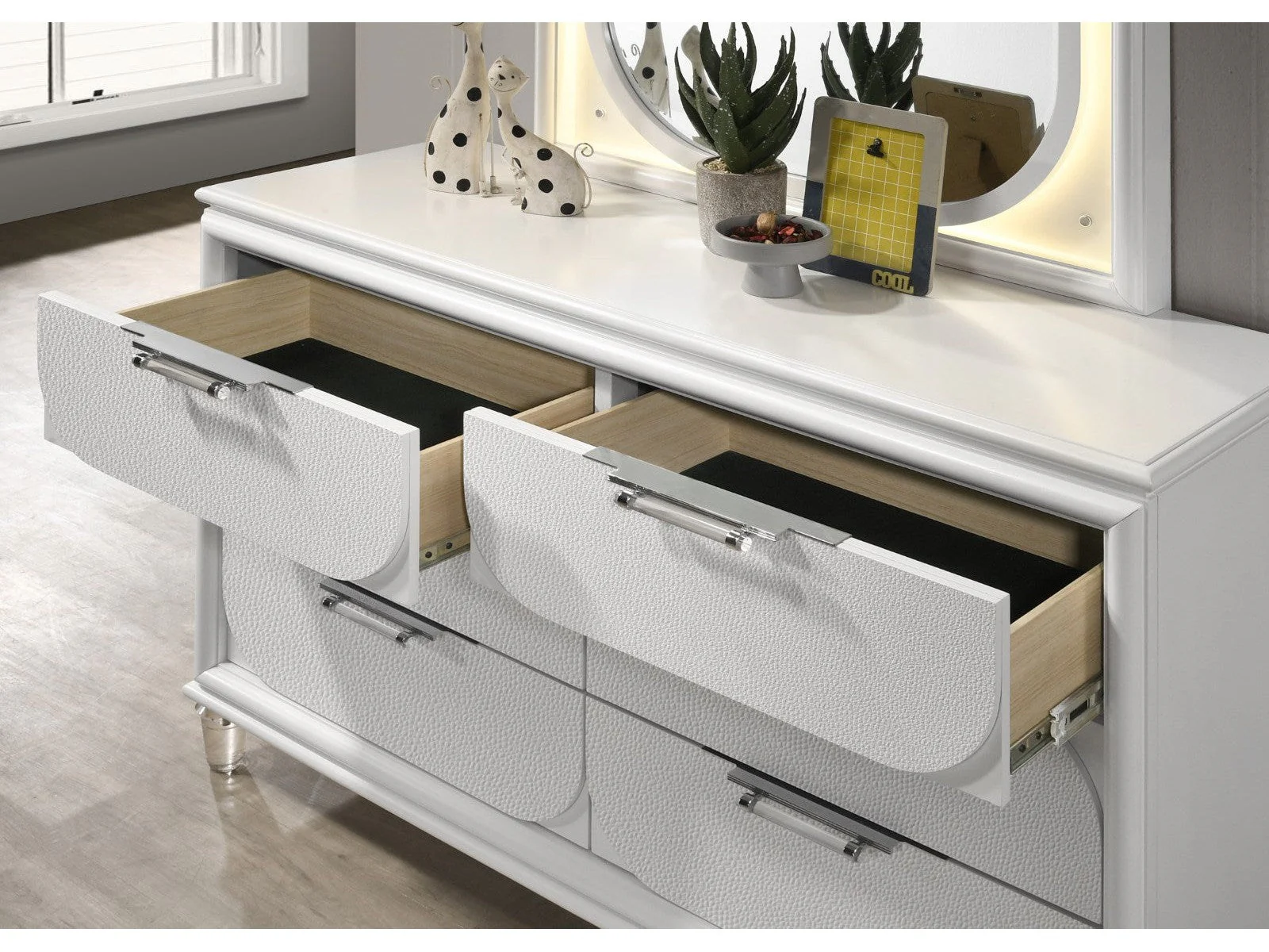 Lareina Pearl White Dresser