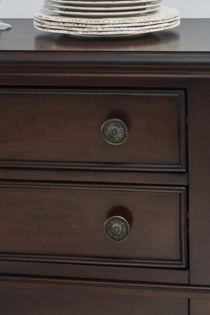 Lavinton Dining Room Server - Image 8