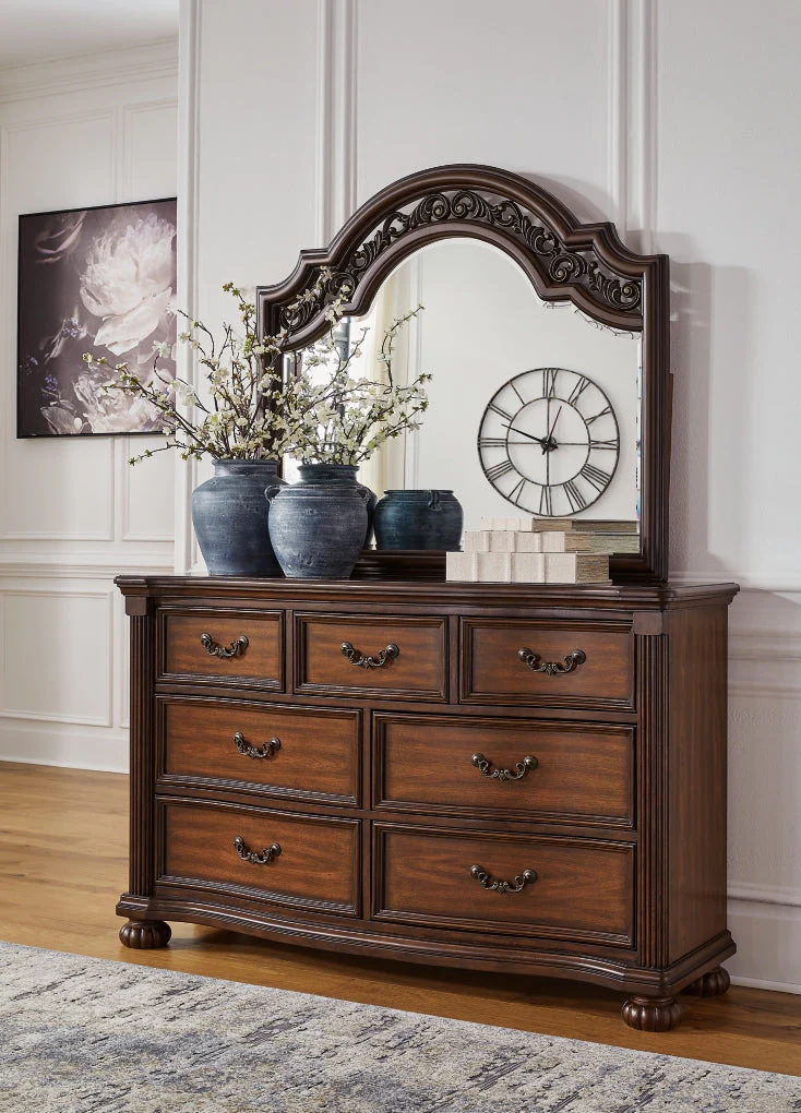 Lavinton Dresser and Mirror - Image 2