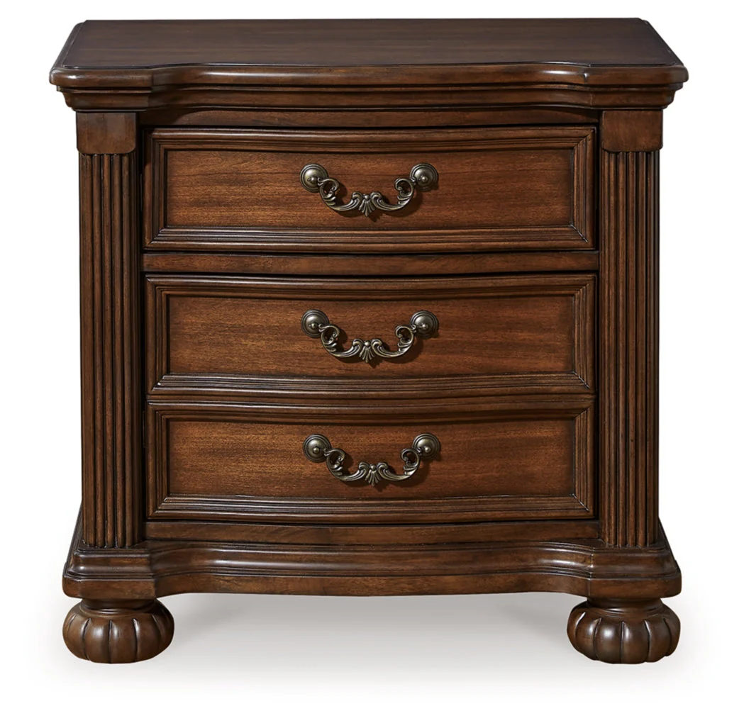Lavinton Three Drawer Night Stand - Image 4