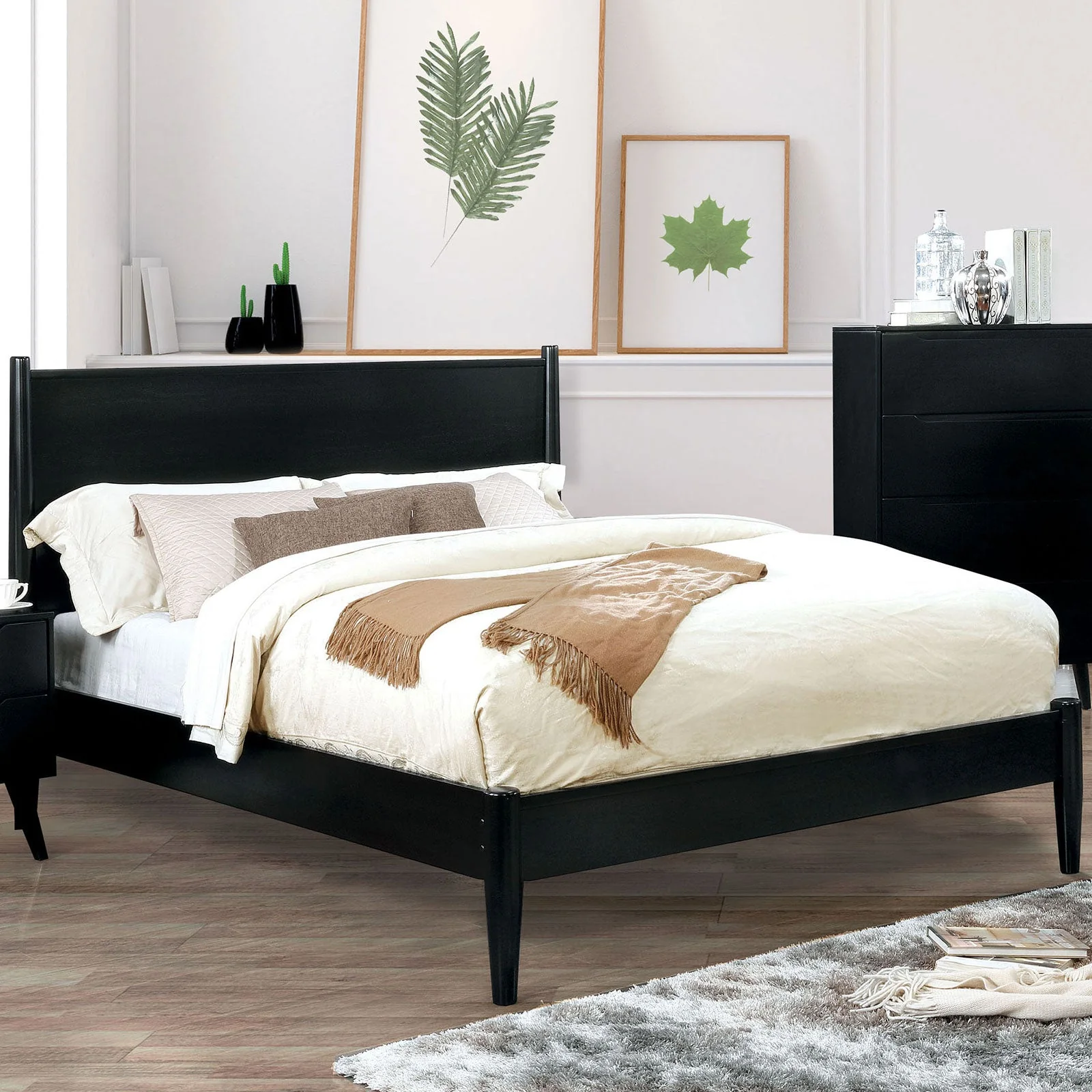 Lennart Black 5 Pc. Queen Bedroom Set w/ Chest - Image 2