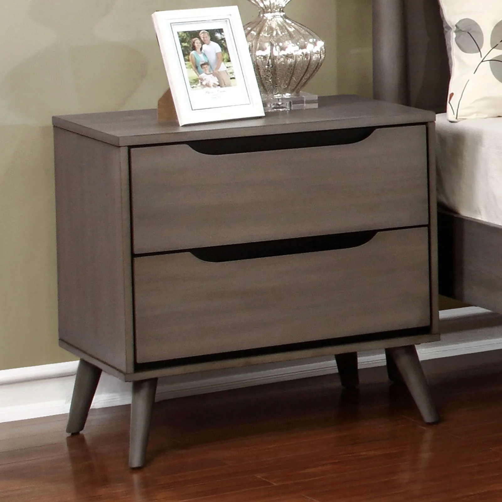 Lennart Gray 4 Pc. Twin Bedroom Set - Image 4