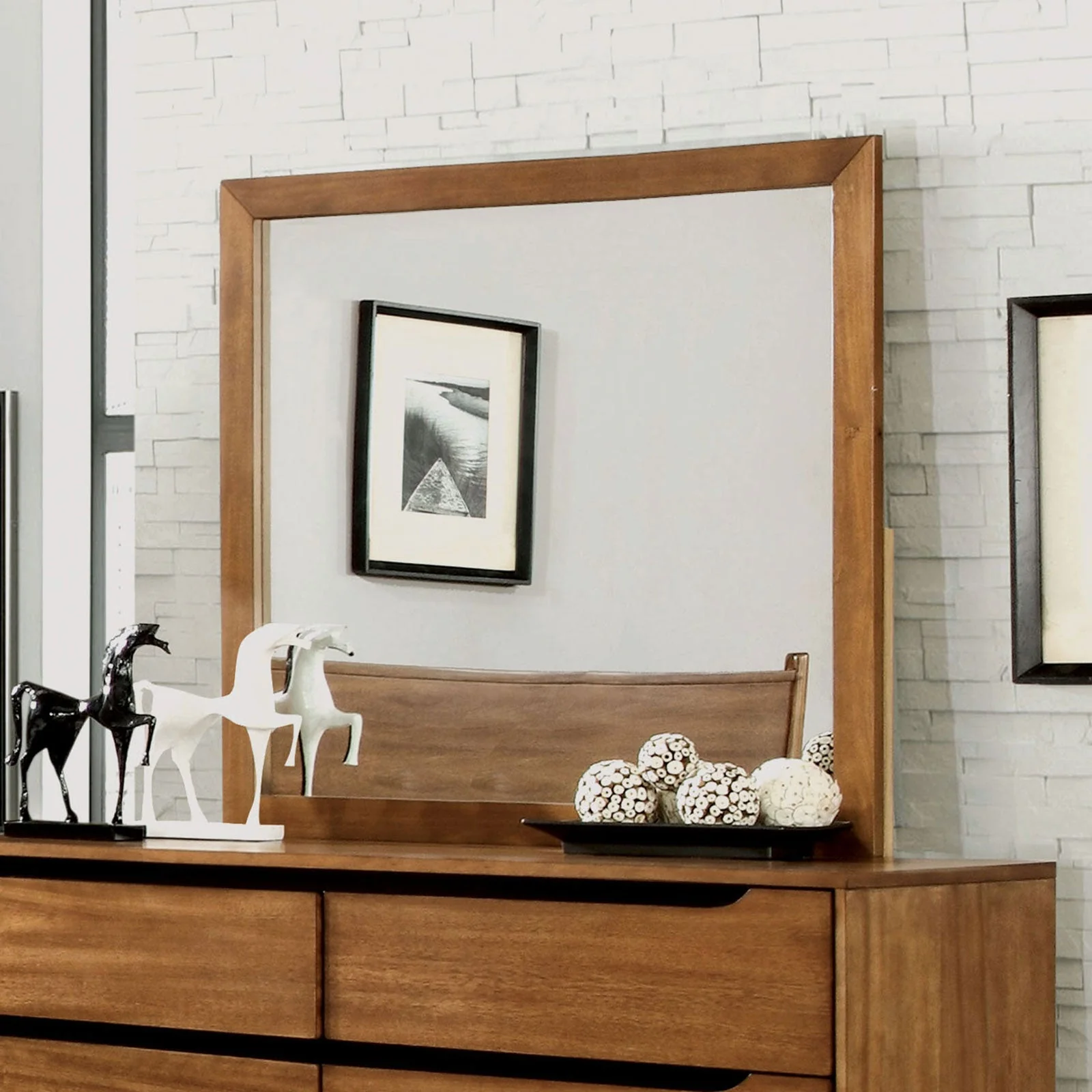 Lennart Oak 4 Pc. Queen Bedroom Set - Image 5
