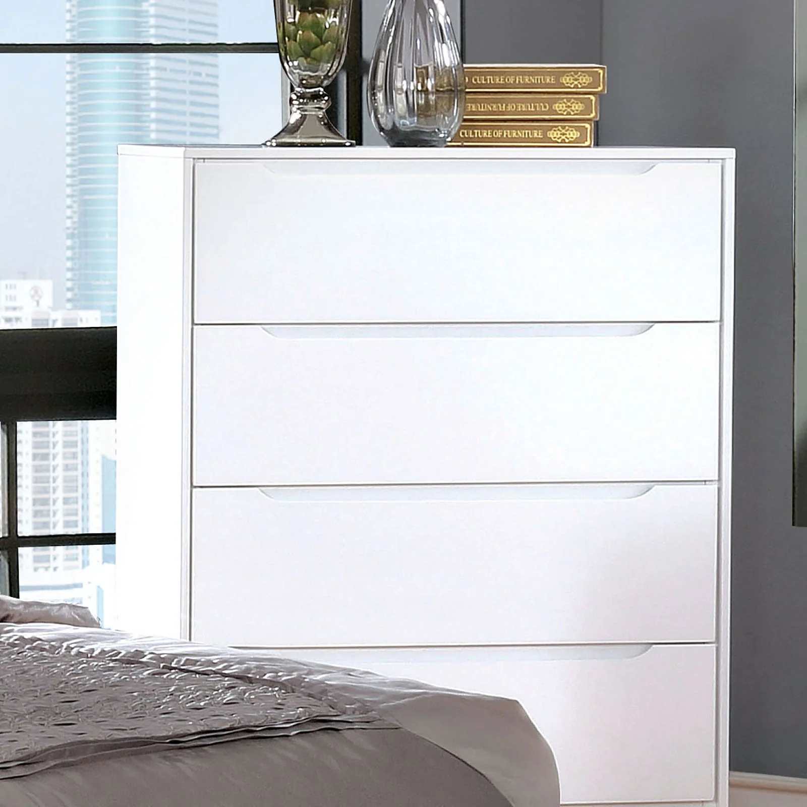 Lennart White 5 Pc. Queen Bedroom Set w/ Chest - Image 3