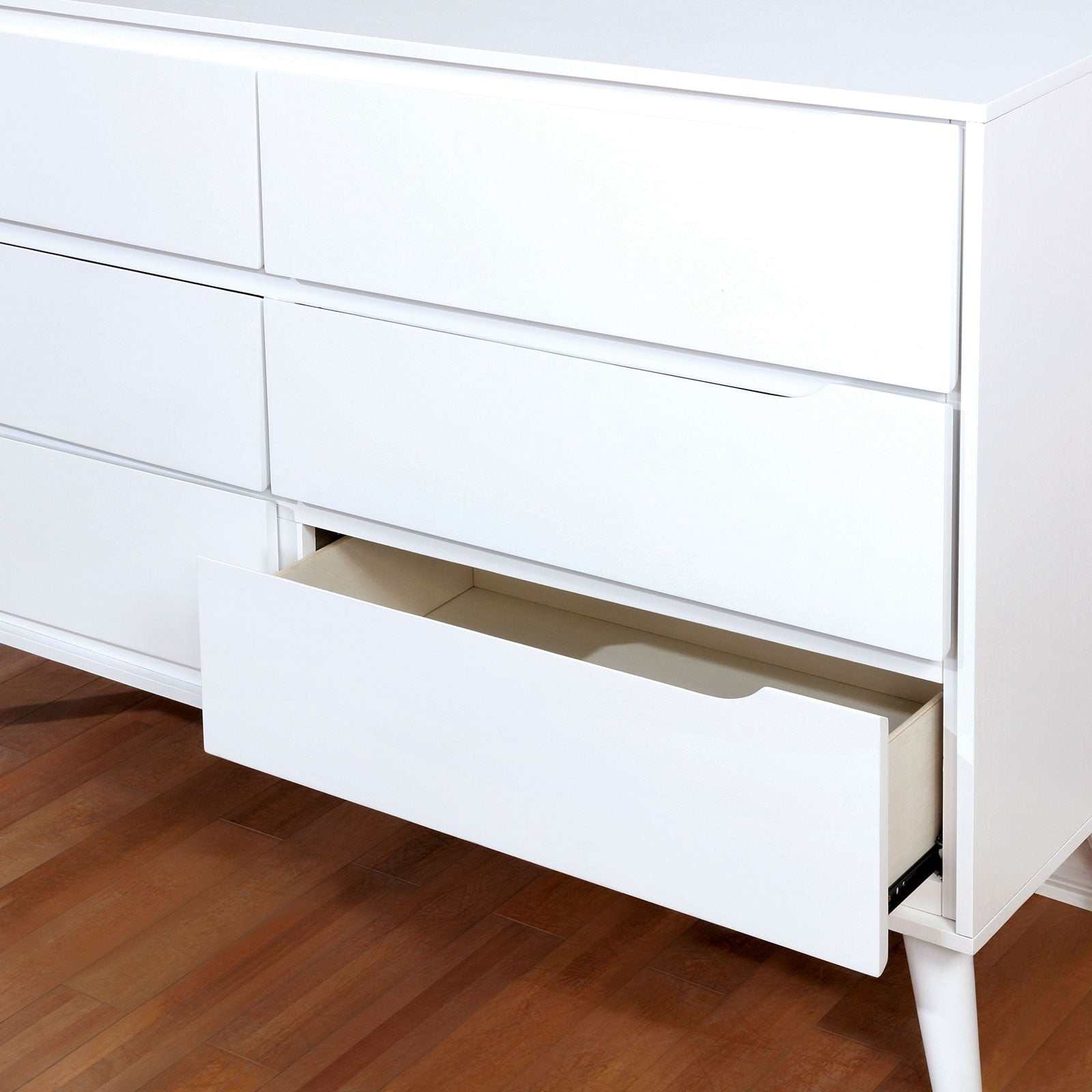 Lennart White Dresser - Image 3