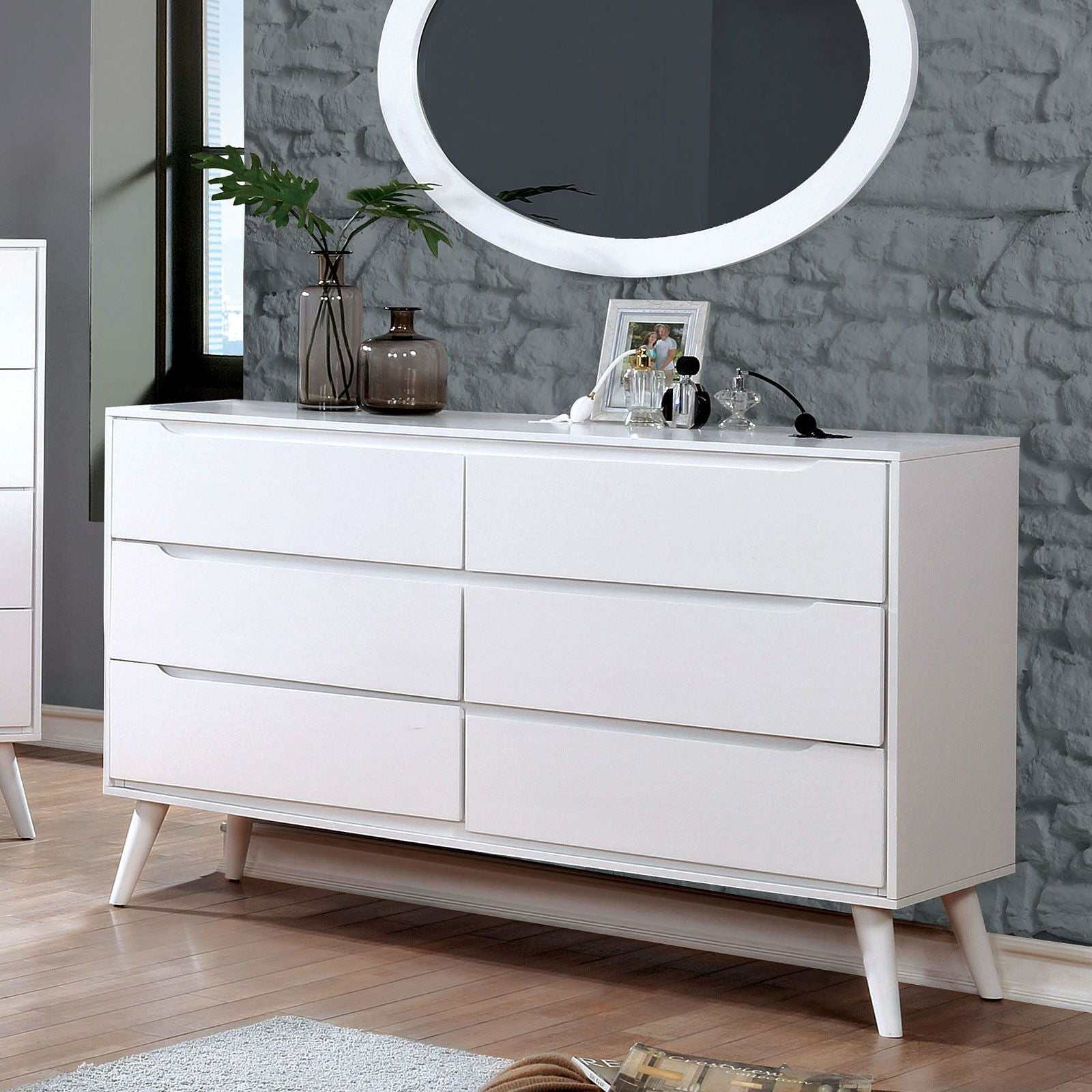 Lennart White Dresser - Image 4