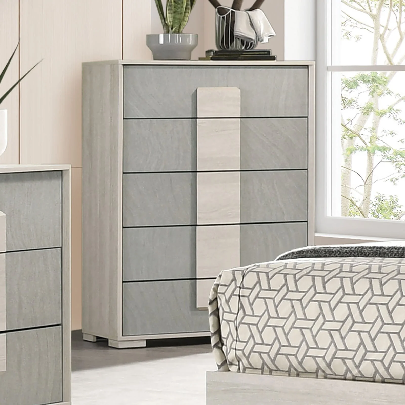Lincolt Whitewash/Stone Gray Queen 5 Piece Bedroom Set w/Chest - Image 2