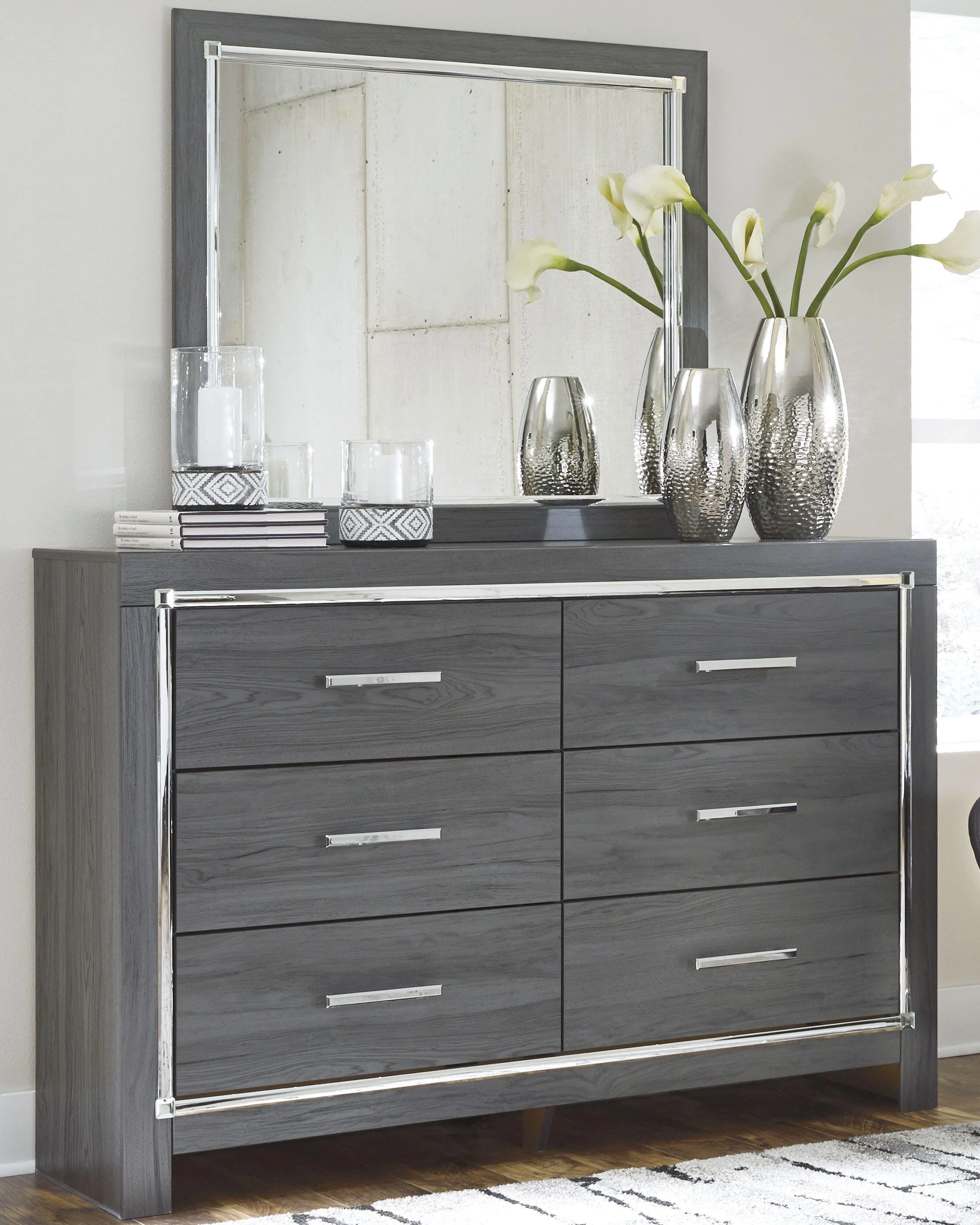 Lodanna Bedroom Set - Image 4