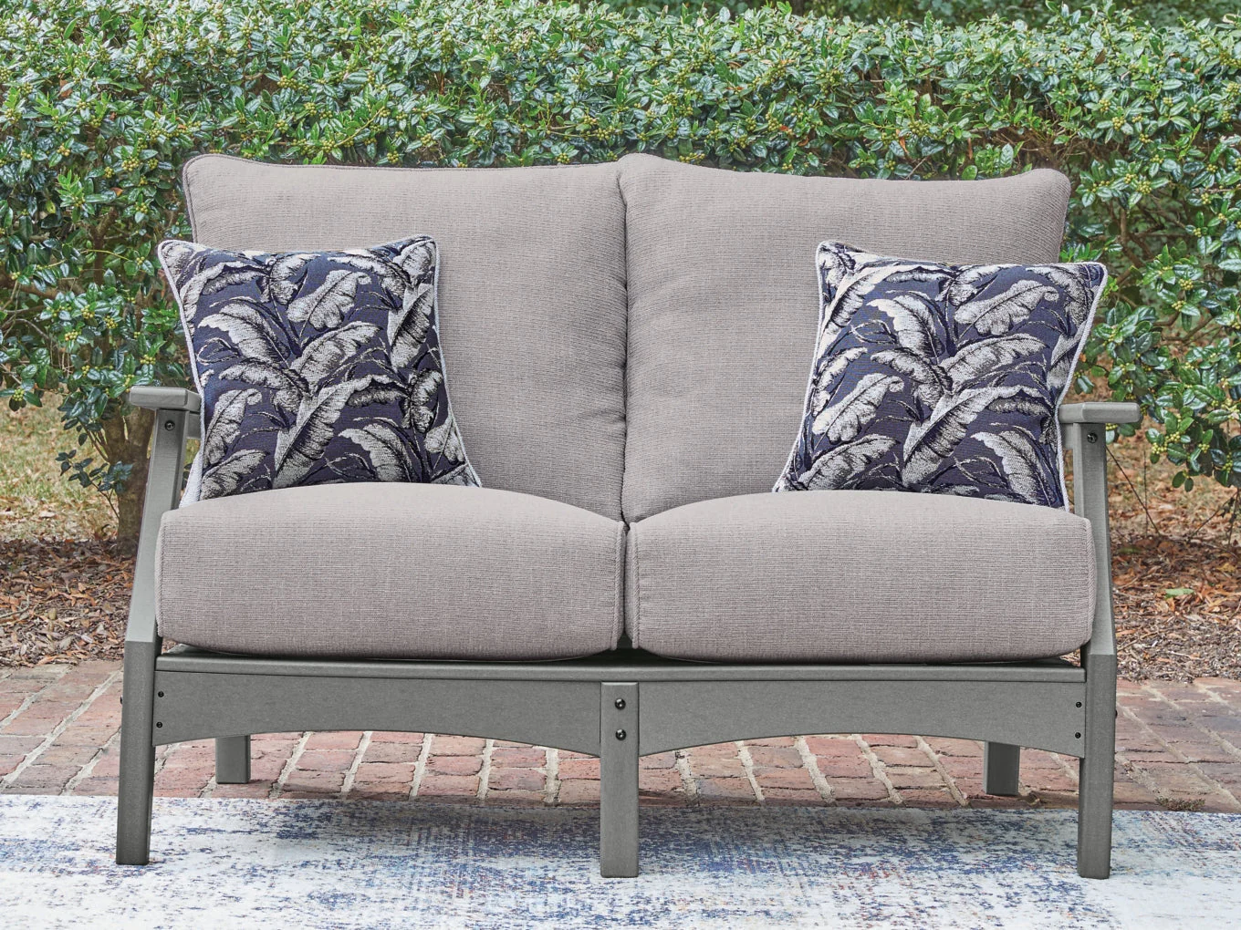 Lone View Bay Outdoor Seating - Image 3