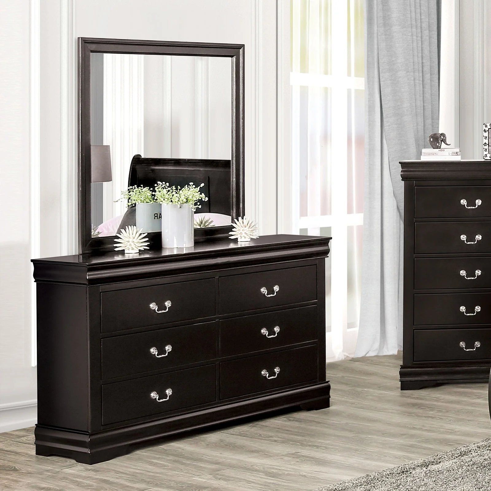 Louis Philippe Black 5 Pc. Queen Bedroom Set w/ Chest - Image 6