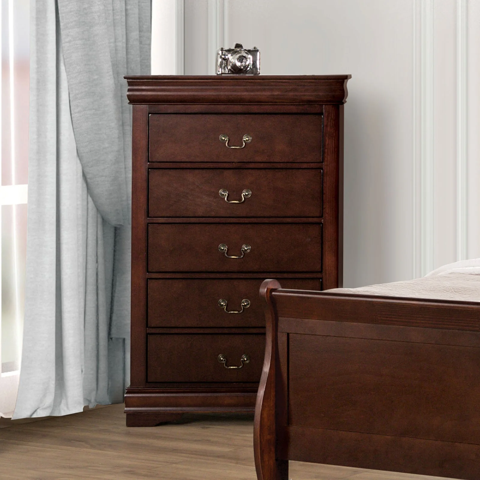 Louis Philippe Dark Cherry 5 Pc. Queen Bedroom Set w/ Chest - Image 7