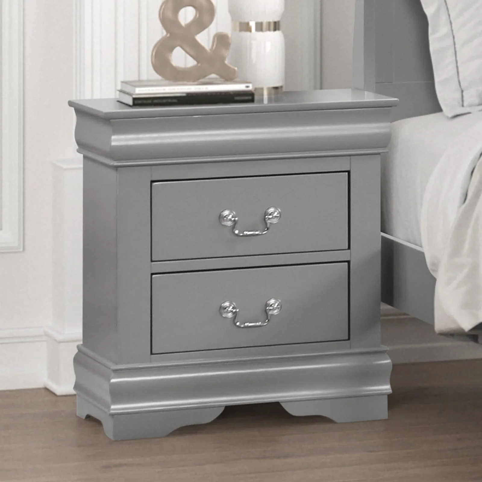Louis Philippe Gray 5 Pc. Queen Bedroom Set w/ Chest - Image 6