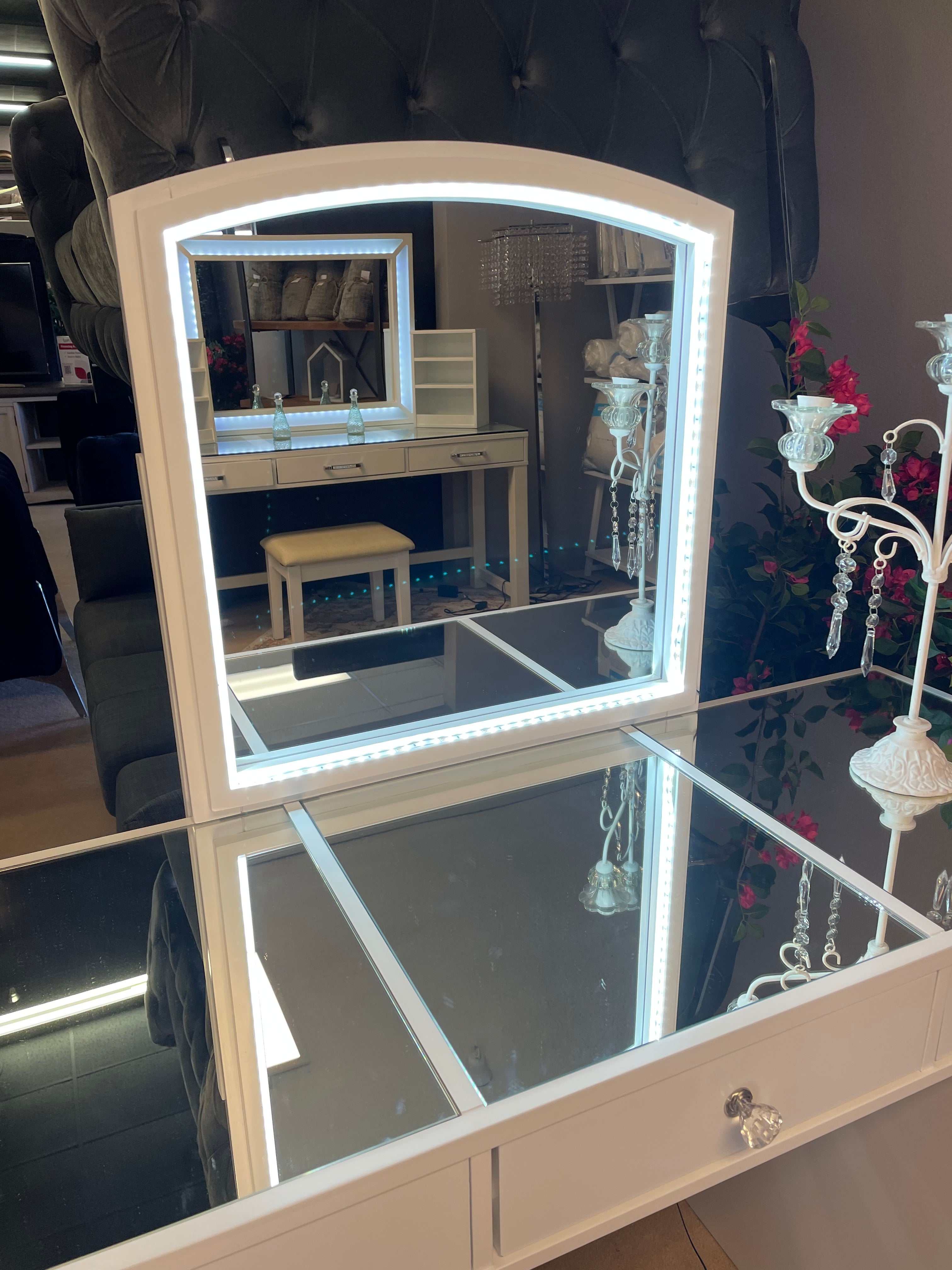 Louise White Vanity Set - Image 4