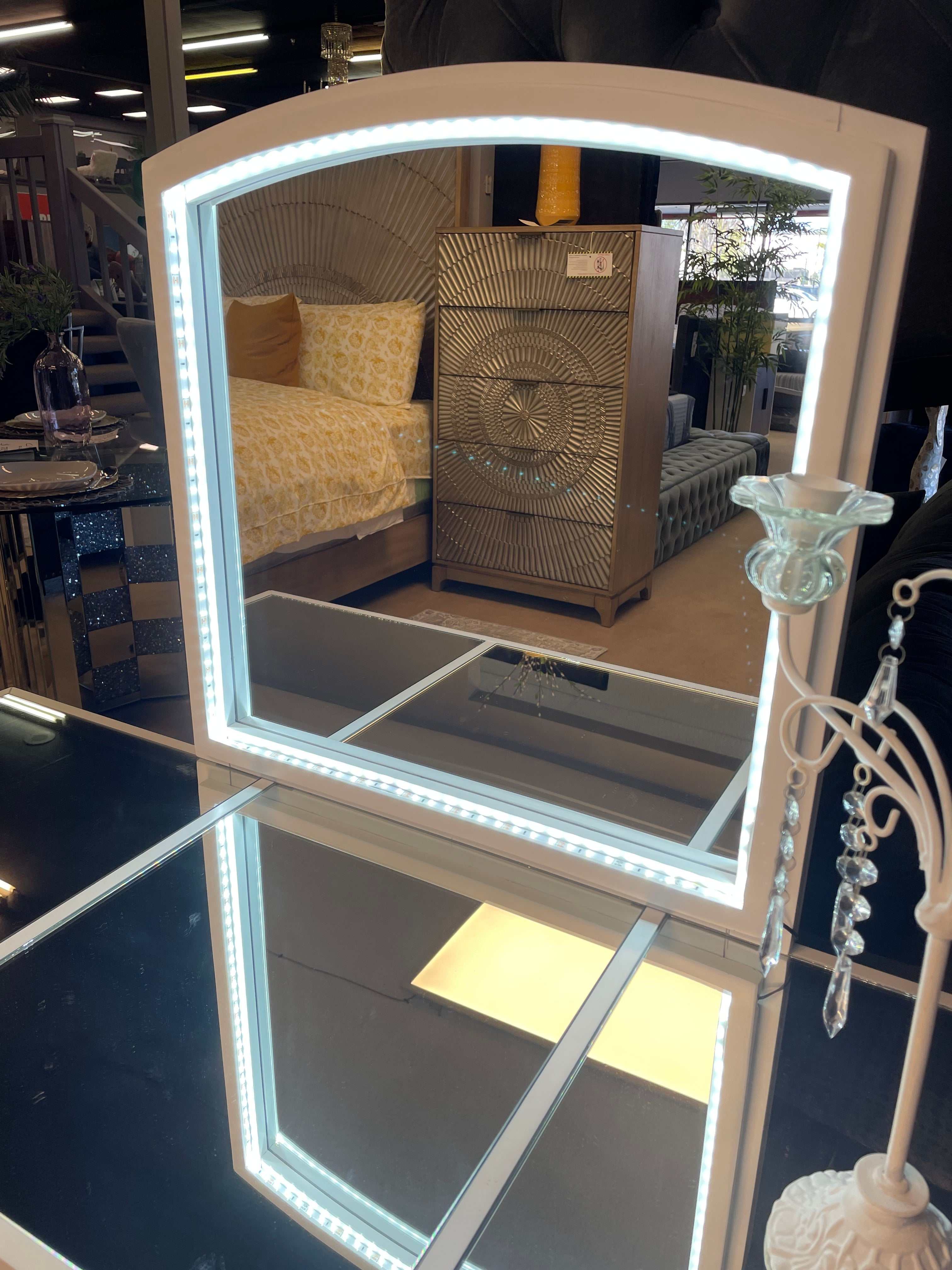 Louise White Vanity Set - Image 6