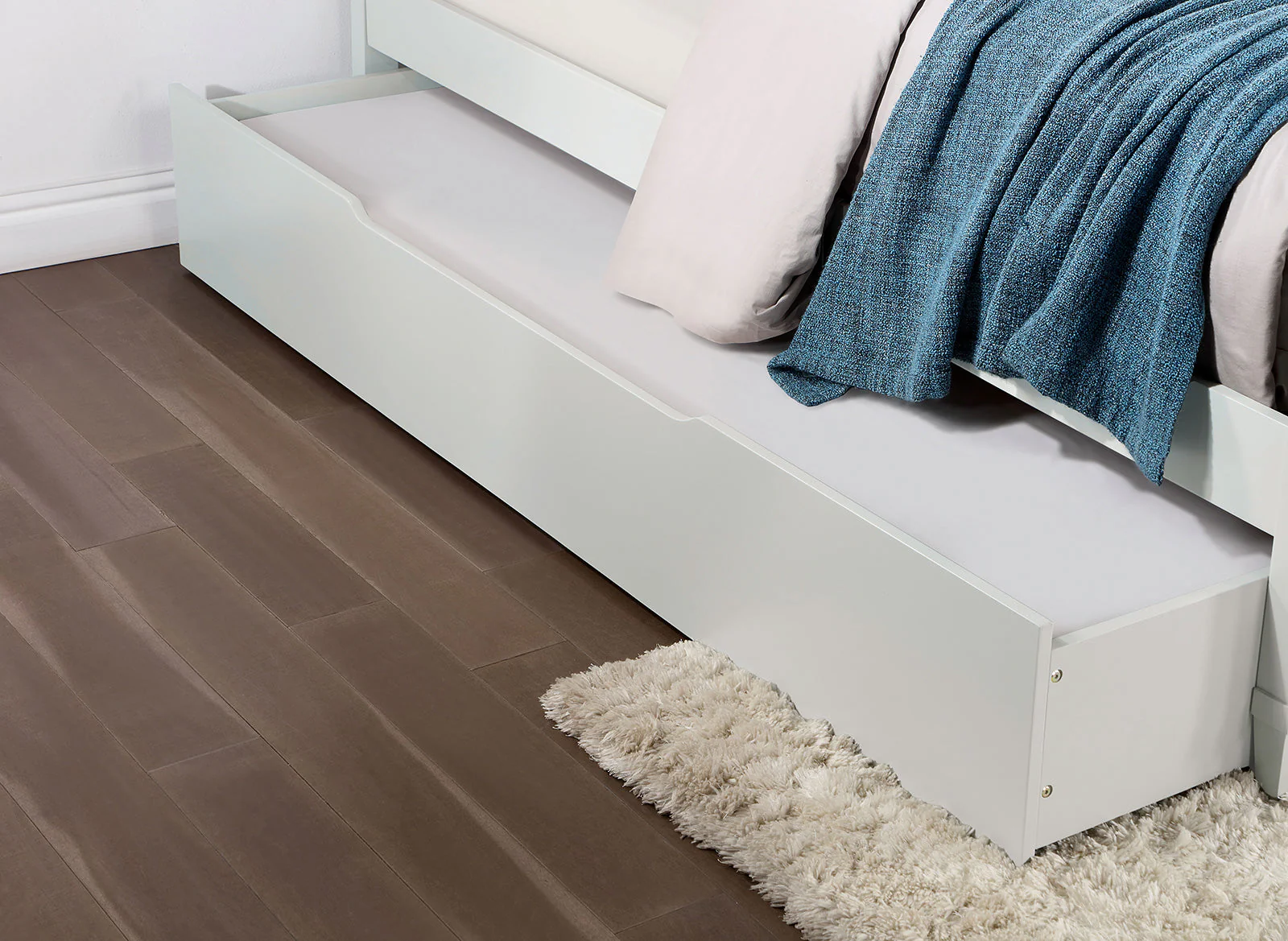 Lycorida White Twin Bed - Image 5