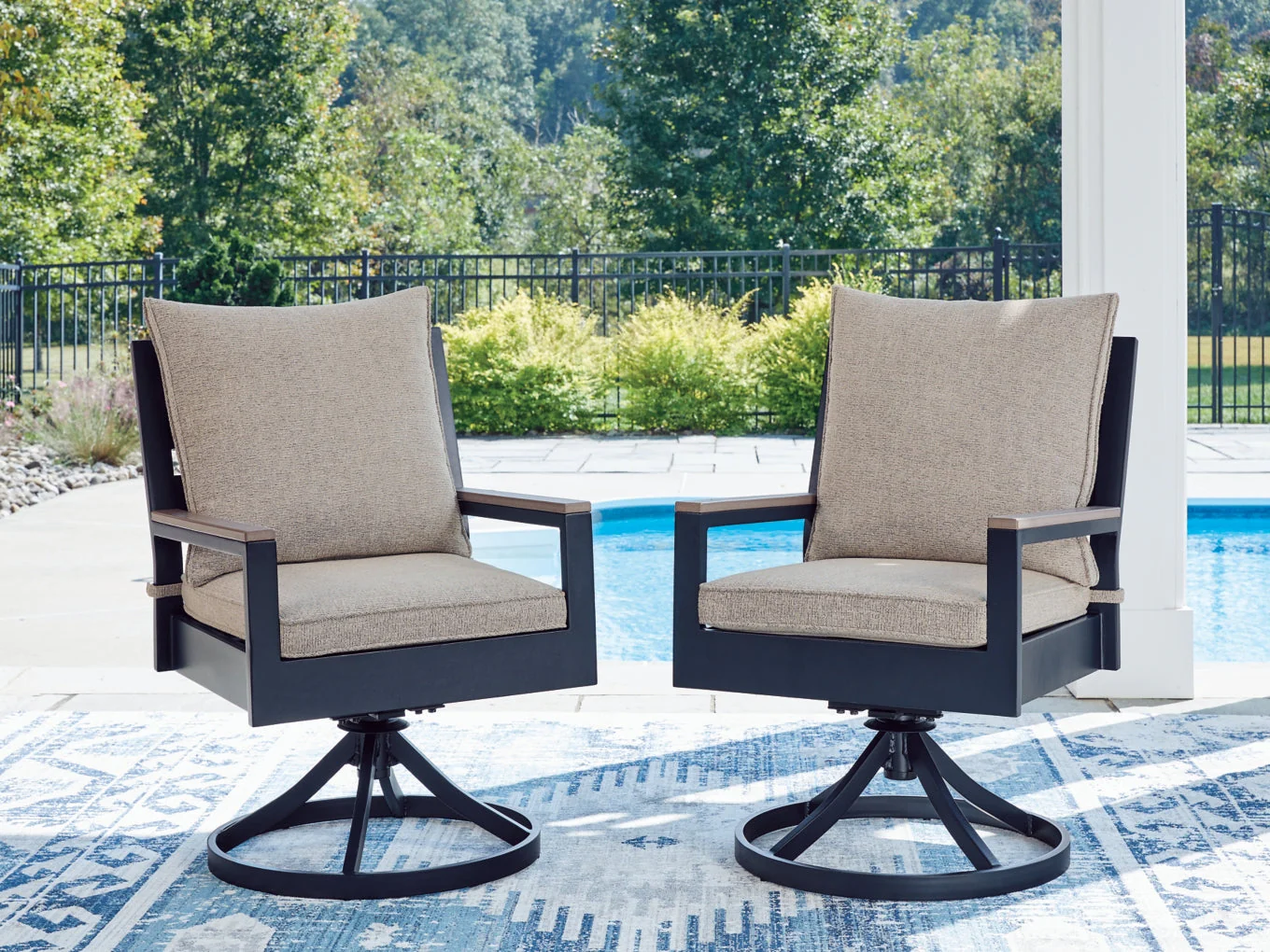 Mabry Shores Swivel Chair w/Cushion - Image 2