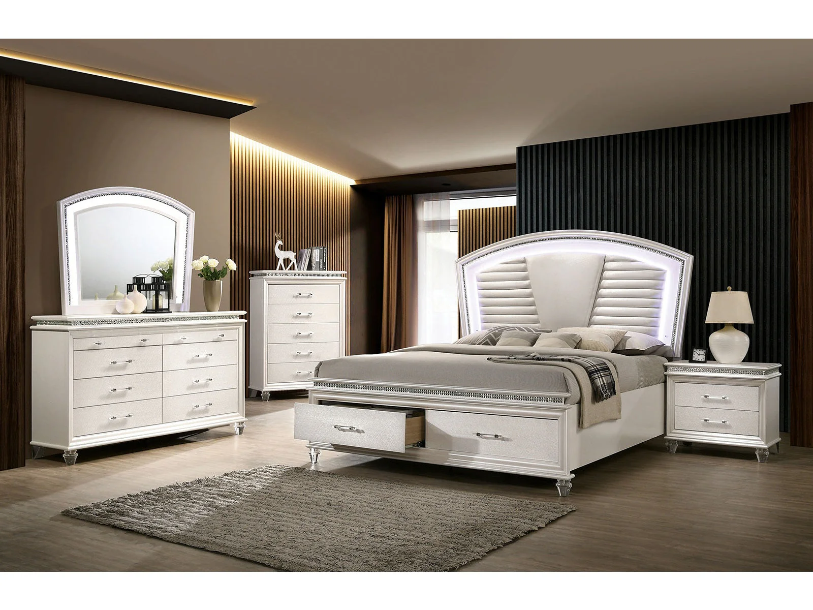 Maddie Pearl White/White 4 Pc. Queen Bedroom Set