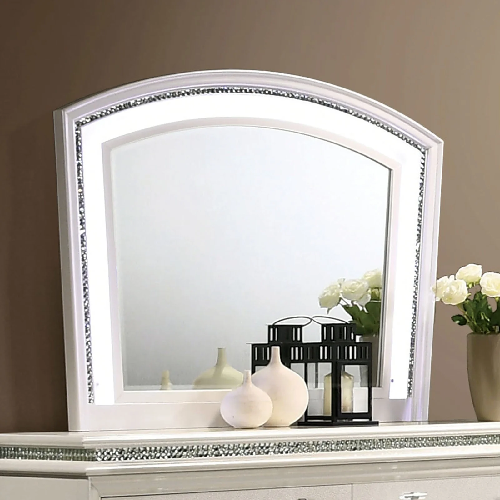 Maddie Pearl White/White 4 Pc. Queen Bedroom Set - Image 7