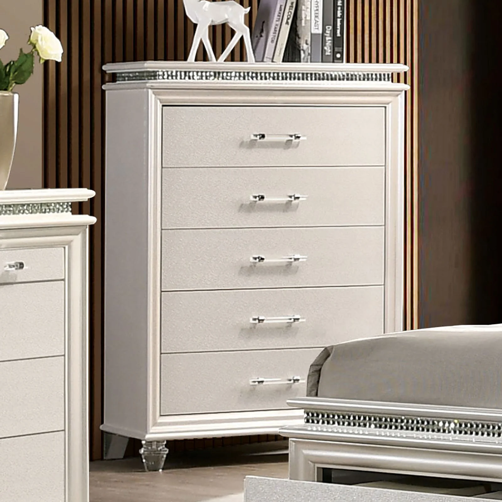 Maddie Pearl White/White 5 Pc. Queen Bedroom Set w/ Chest - Image 6
