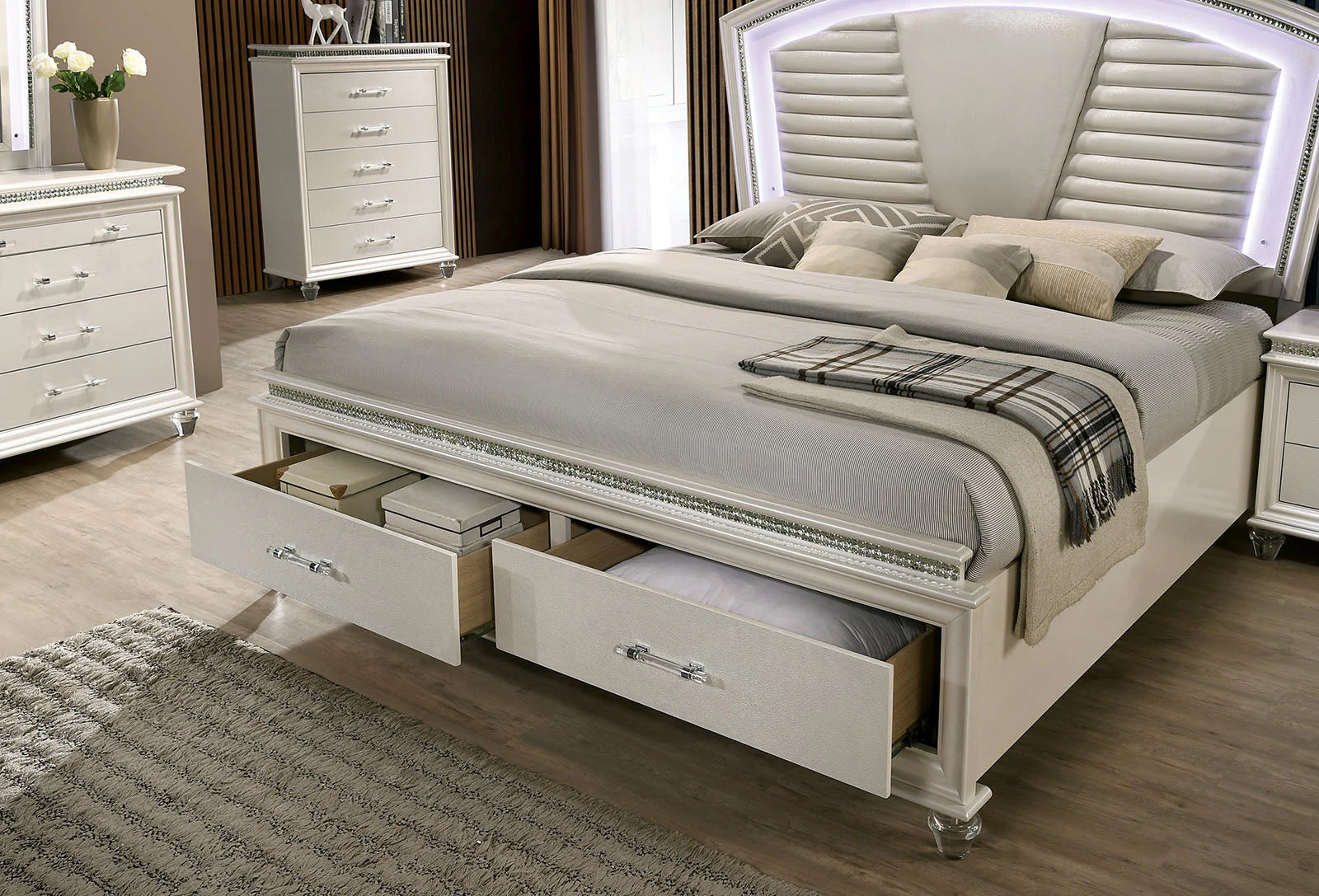 Maddie Pearl White/White 5 Pc. Queen Bedroom Set w/ Night Stand - Image 4