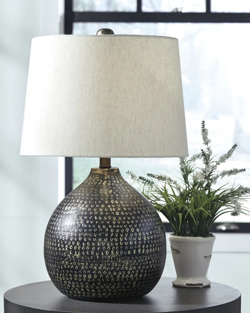 Maire Metal Table Lamp - Image 2