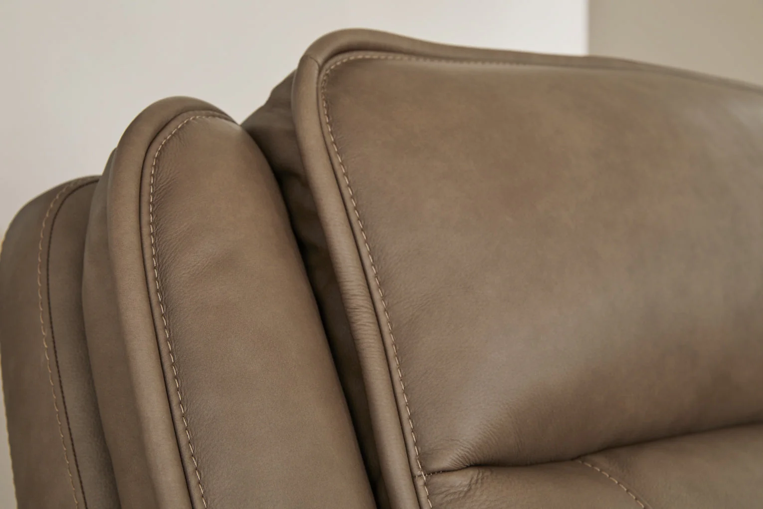 Malcesine Power Recliner/Adjustable Headrest - Image 9