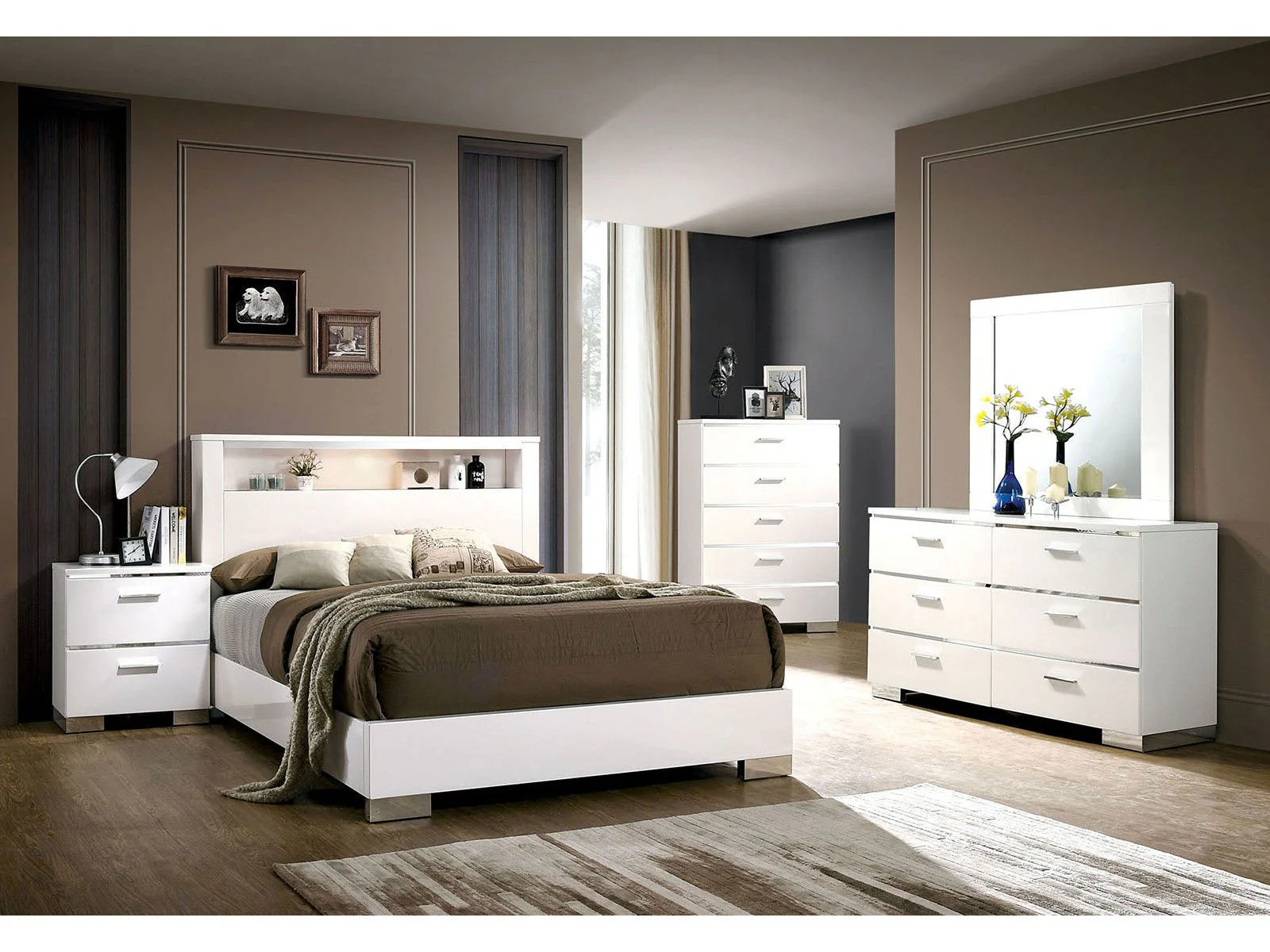 Malte White/Chrome 5 Pc. Queen Bedroom Set w/ 2NS