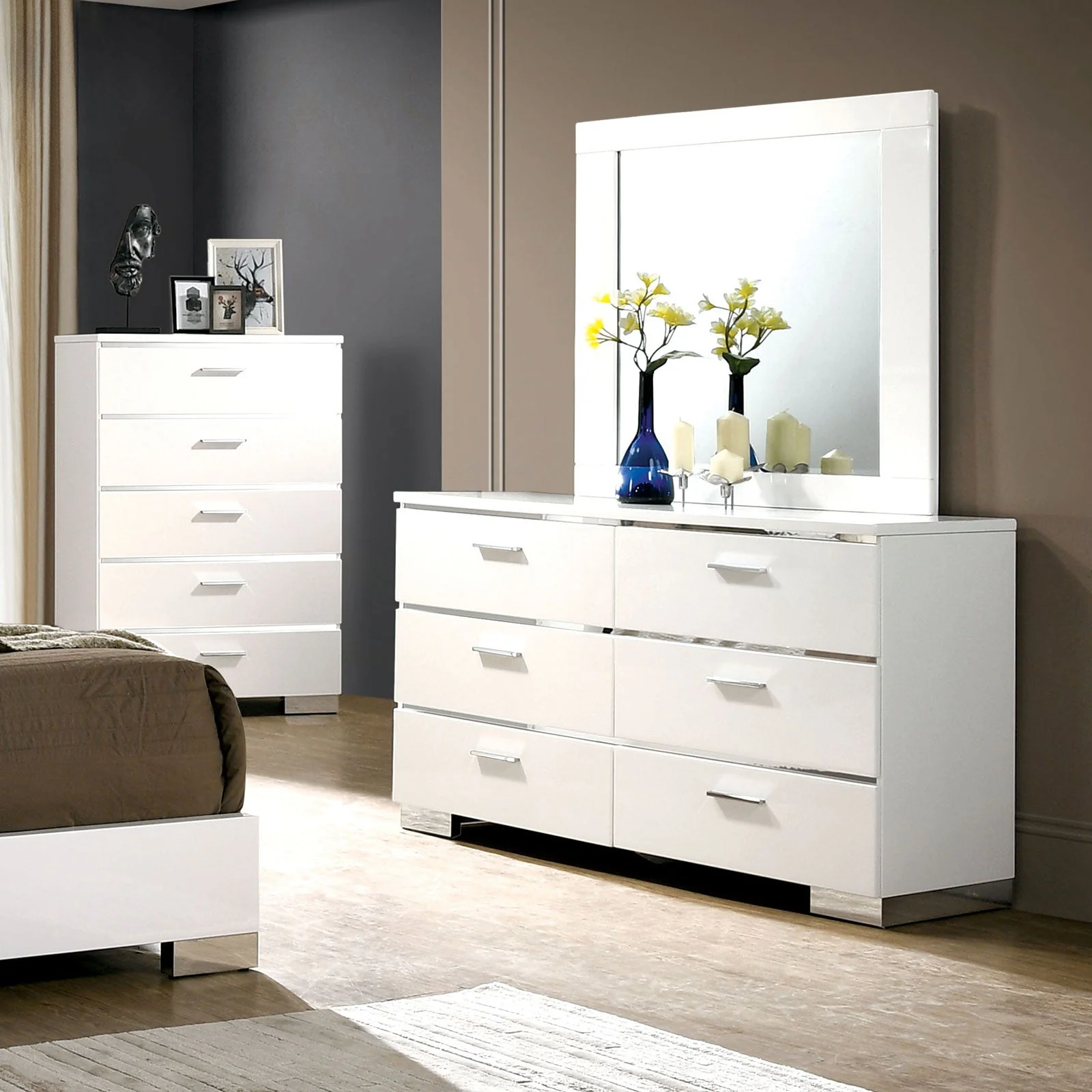 Malte White/Chrome 5 Pc. Queen Bedroom Set w/ 2NS - Image 3