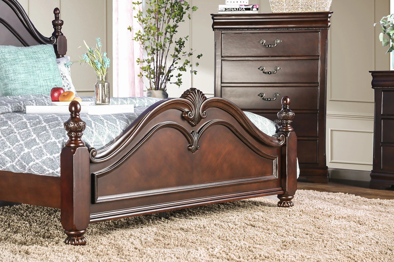 Mandura Cherry 4 Pc. Queen Bedroom Set - Image 2