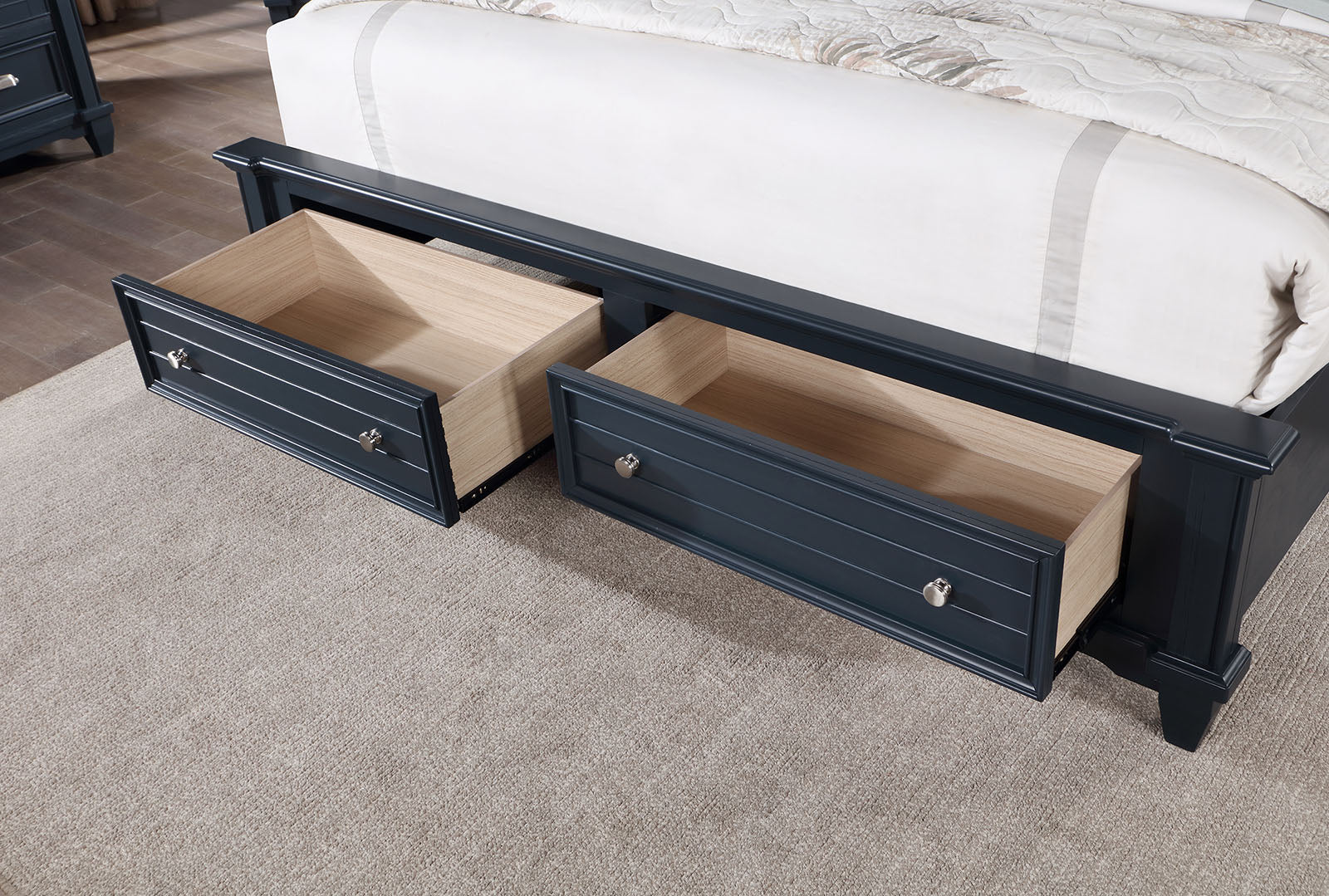 Manzanillo Slate Blue 5 Pc. Queen Bedroom Set w/ Chest - Image 5