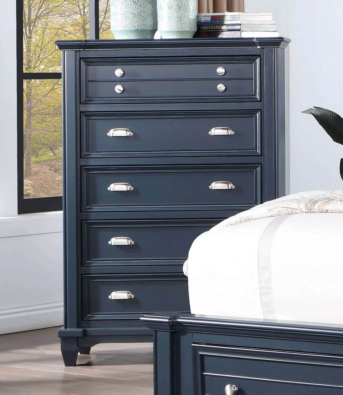 Manzanillo Slate Blue 5 Pc. Queen Bedroom Set w/ Chest - Image 6