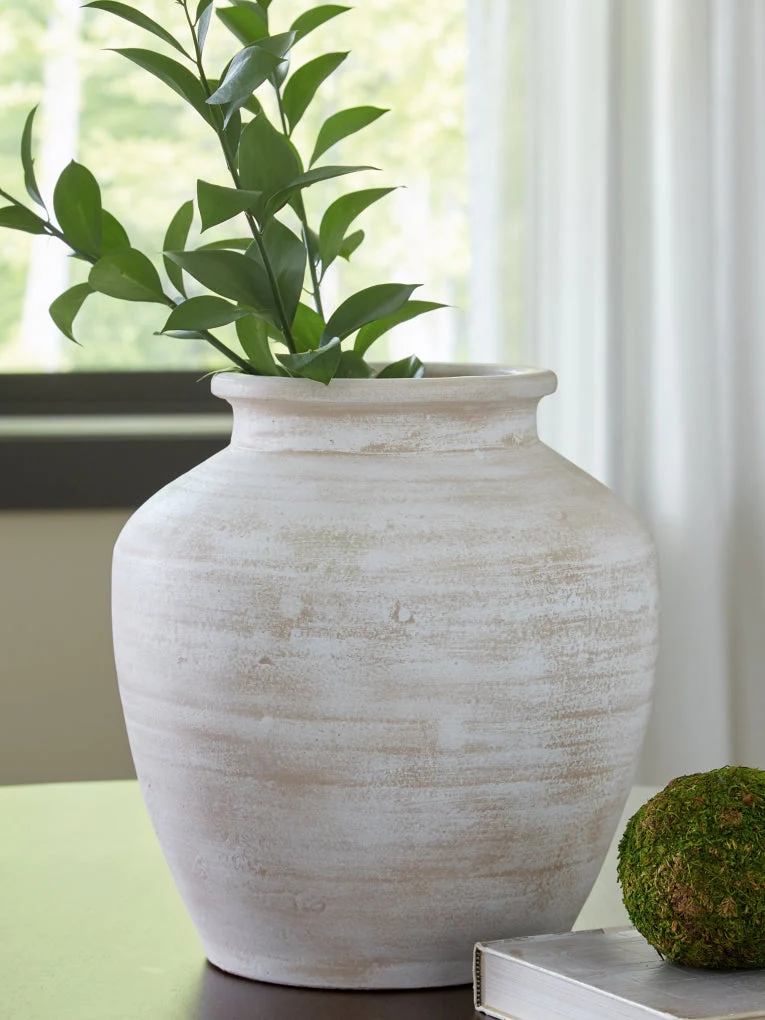 Meadie Vase - Image 10