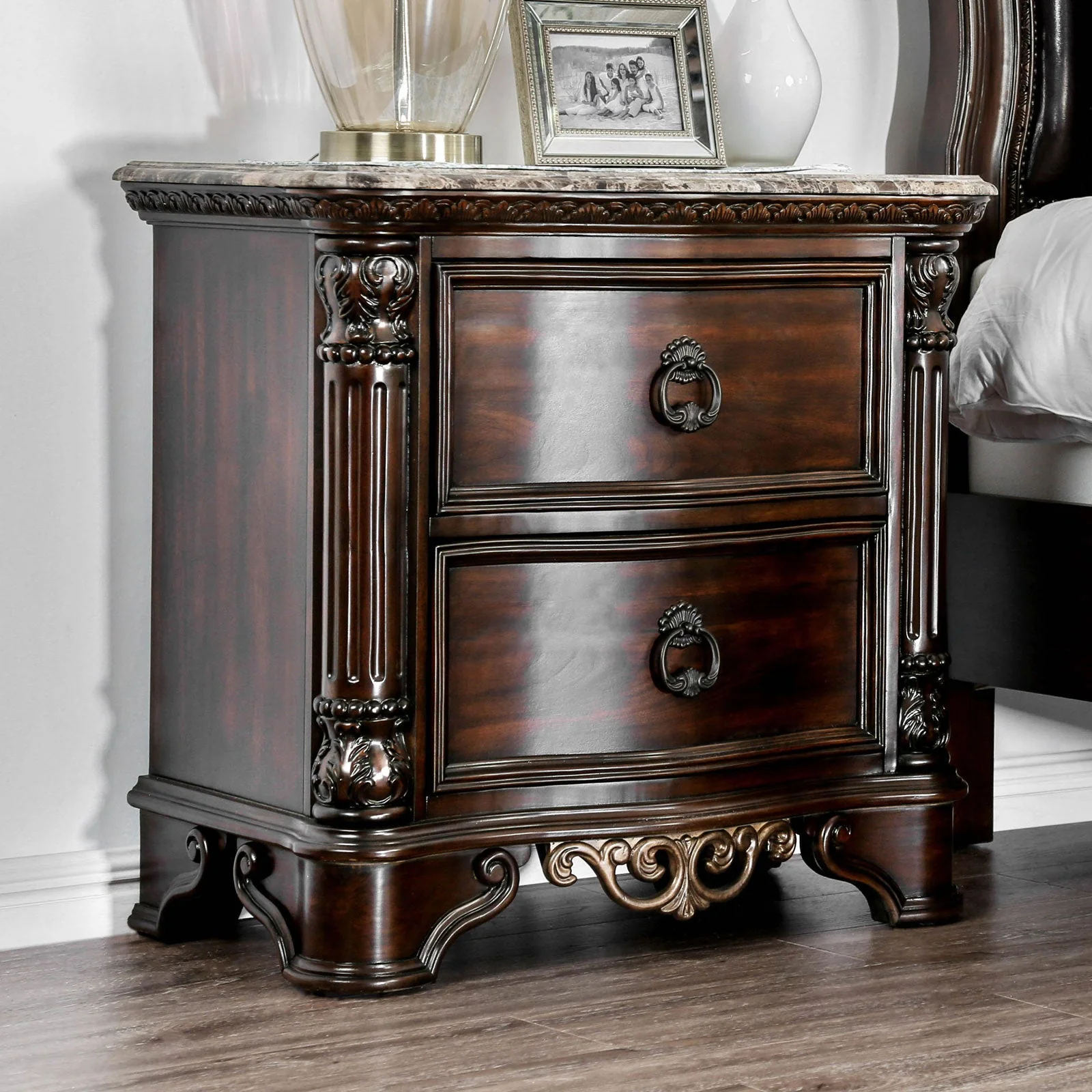 Menodora Brown Cherry 5 Pc. Queen Bedroom Set w/ 2NS - Image 7