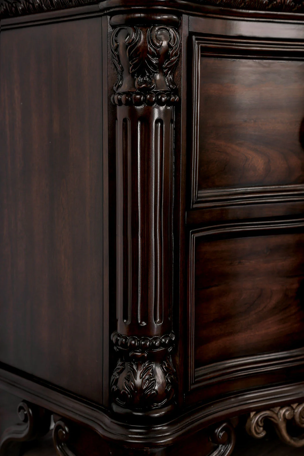 Menodora Brown Cherry 5 Pc. Queen Bedroom Set w/ Chest - Image 8