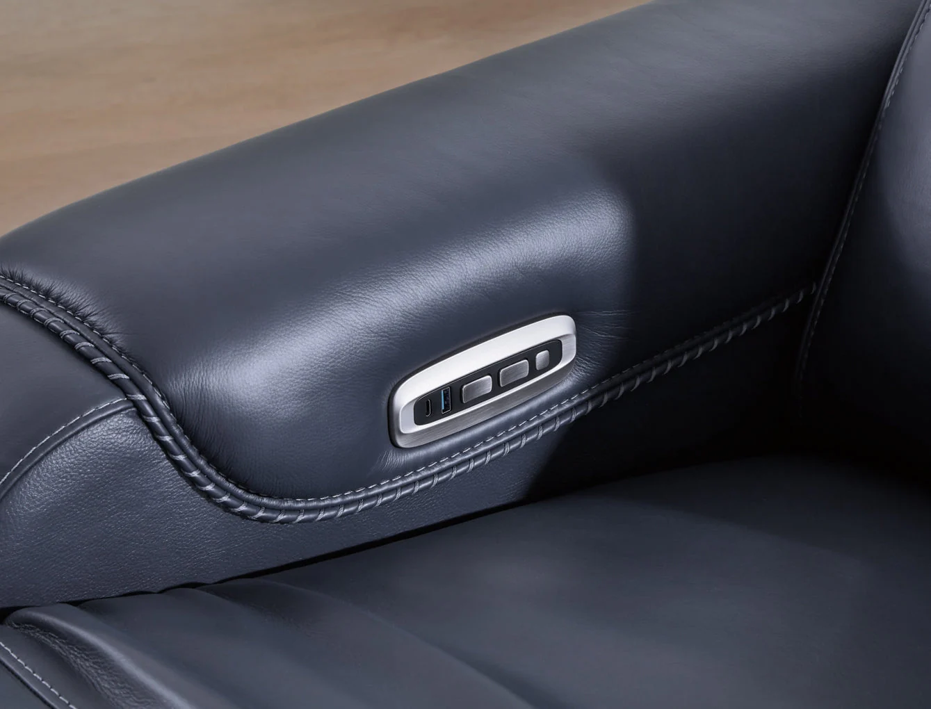 Mercomatic Power Reclining Sofa with Adjustable Headrest - Image 9