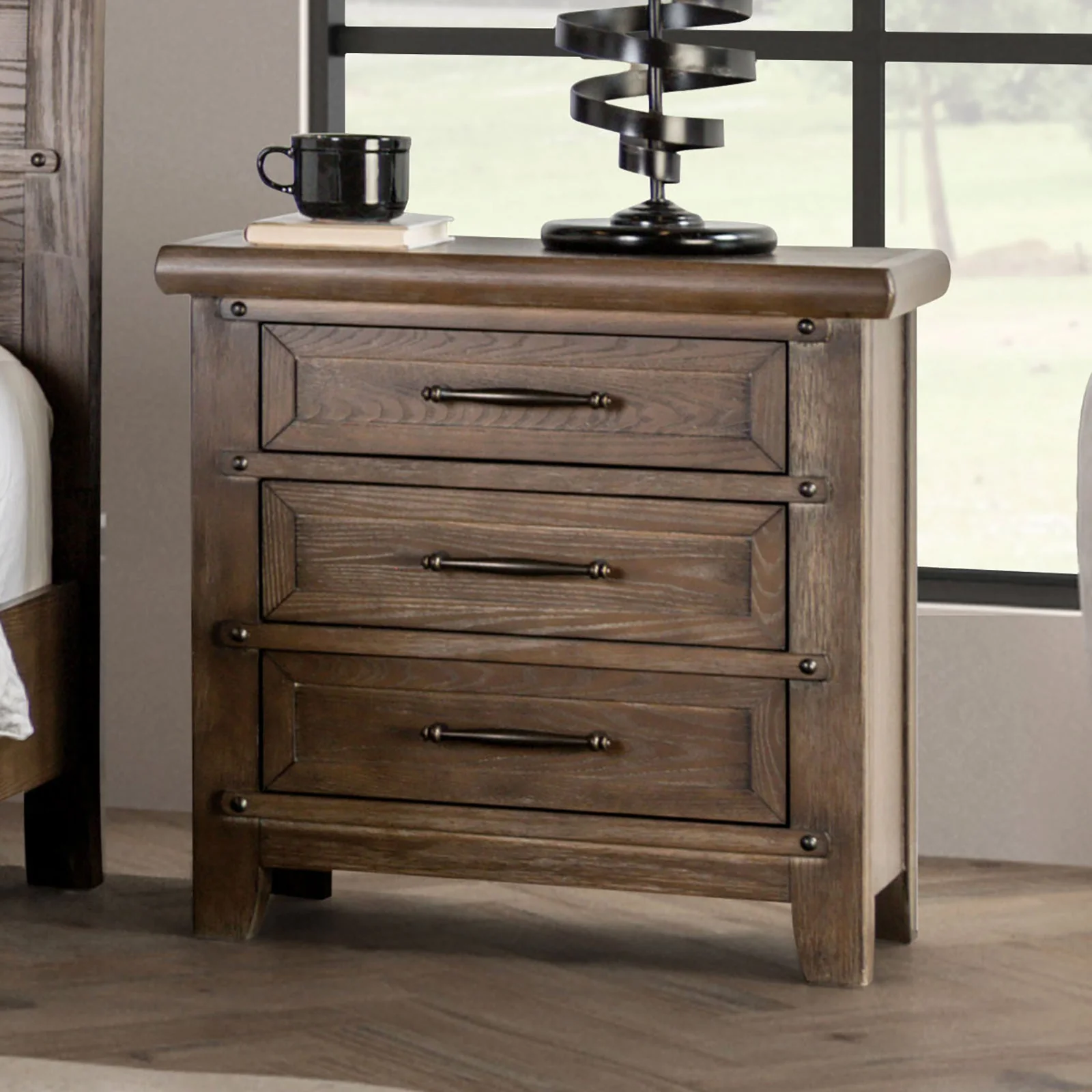 Merthyr Brown 5 Pc. Queen Bedroom Set w/ Chest - Image 6