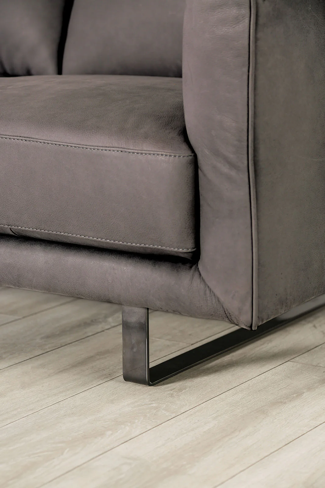 Mezzanotte Gray Real Italian Leather Sofa - Image 2