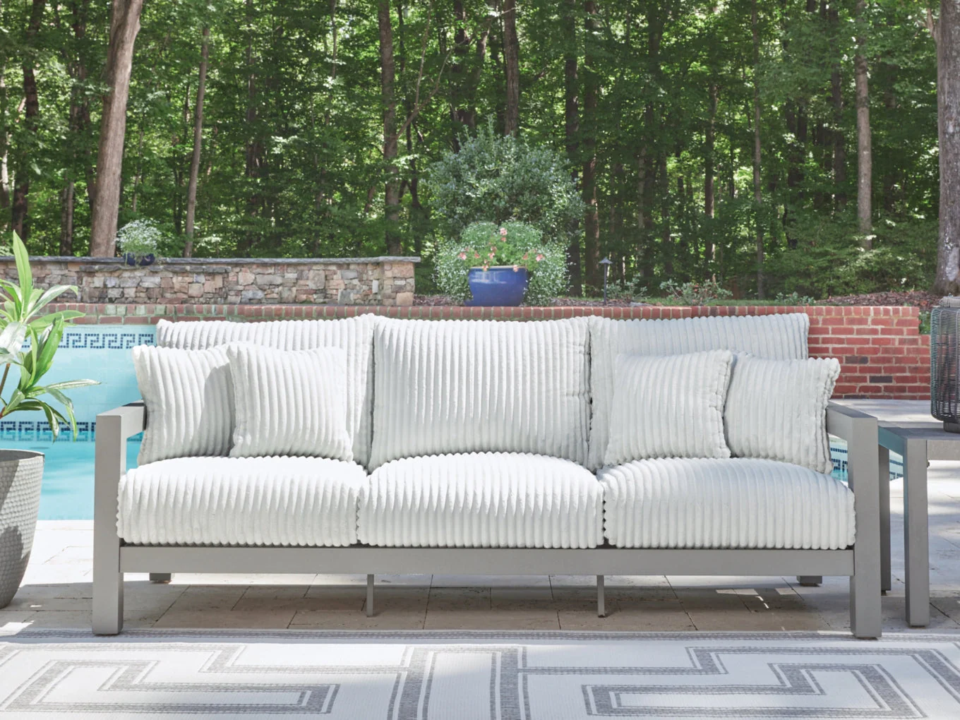 Moonlight View Outdoor Seating - Image 7