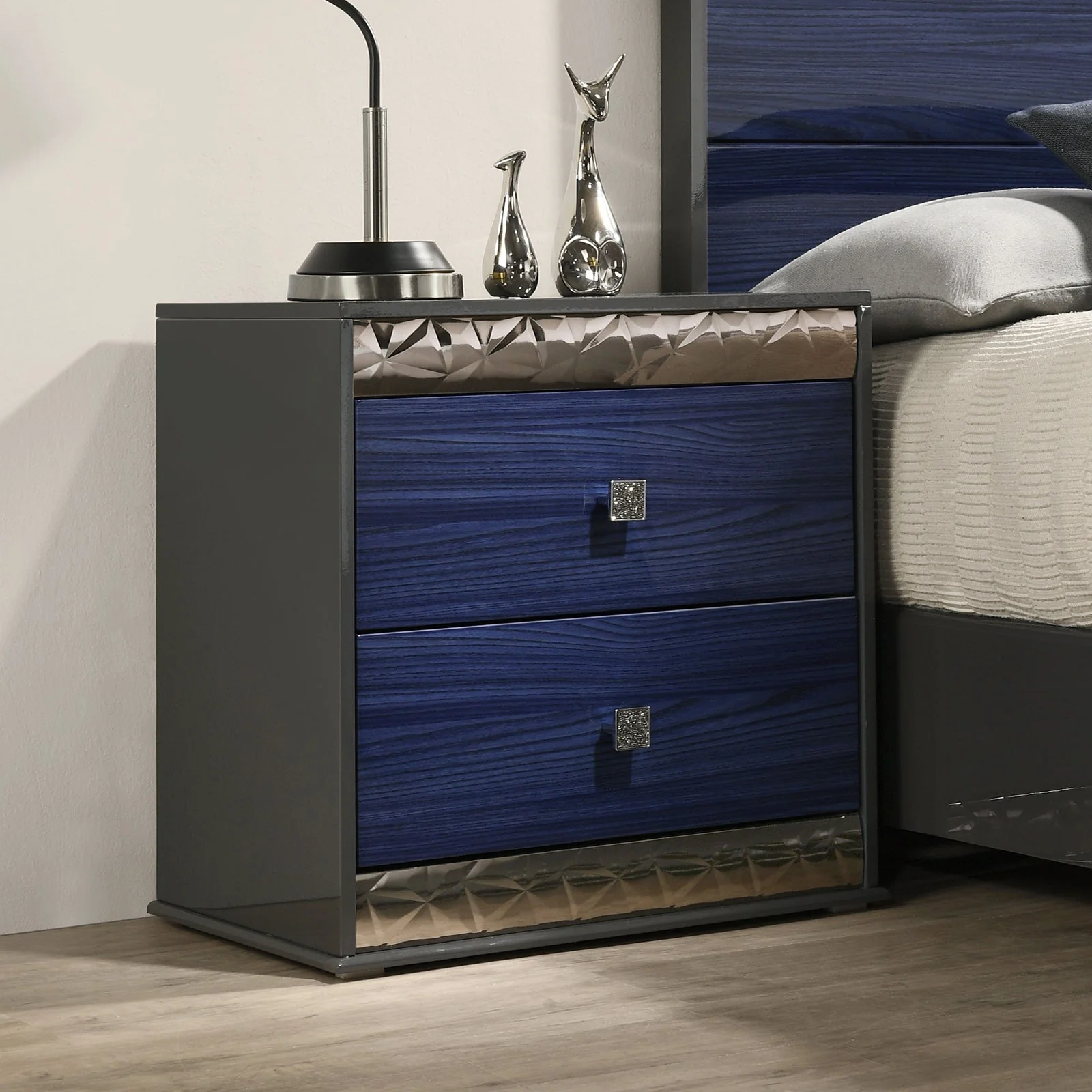 Morcote Ash Gray/Indigo Blue Queen 4 Piece Bedroom Set - Image 3