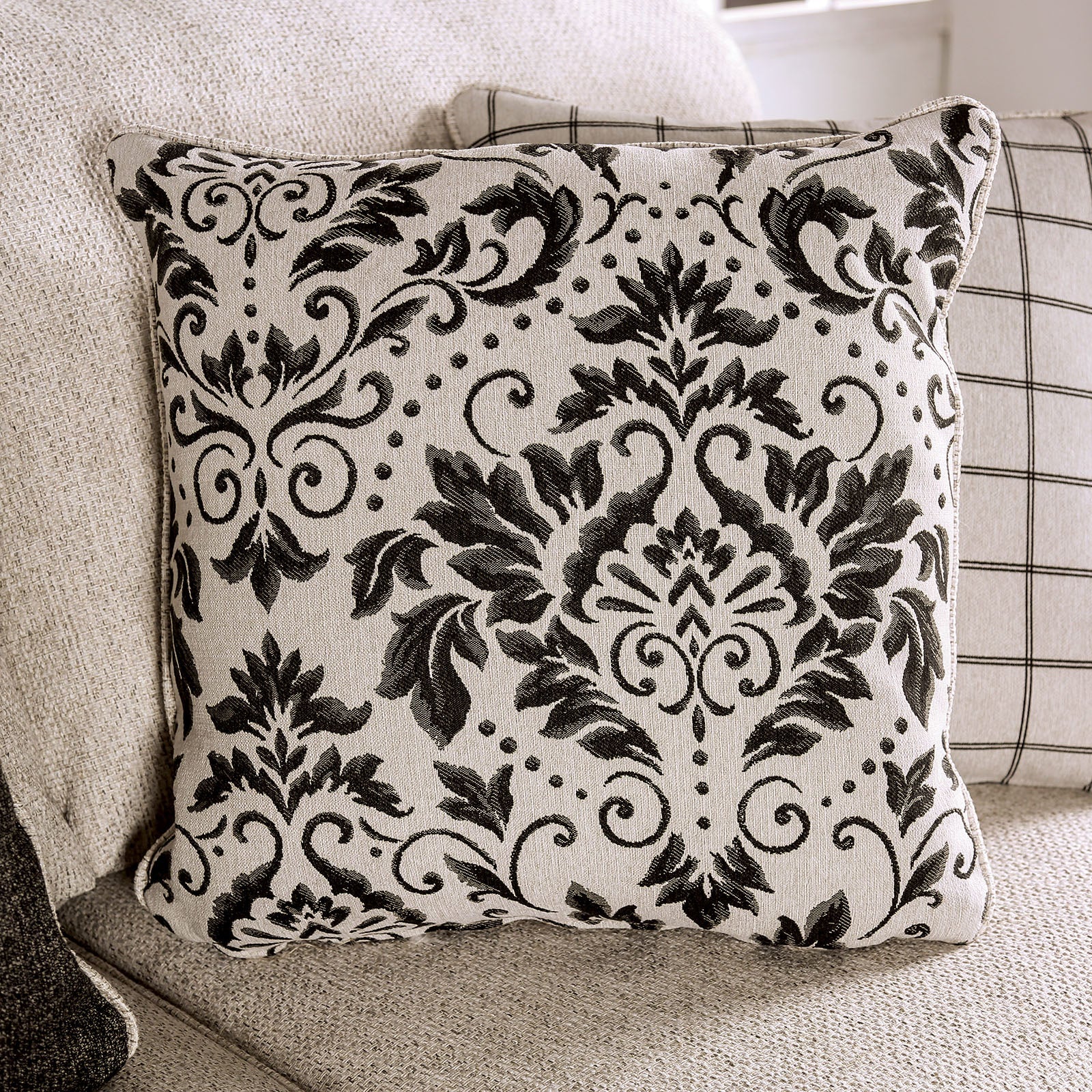 Mossley Ivory Loveseat - Image 7