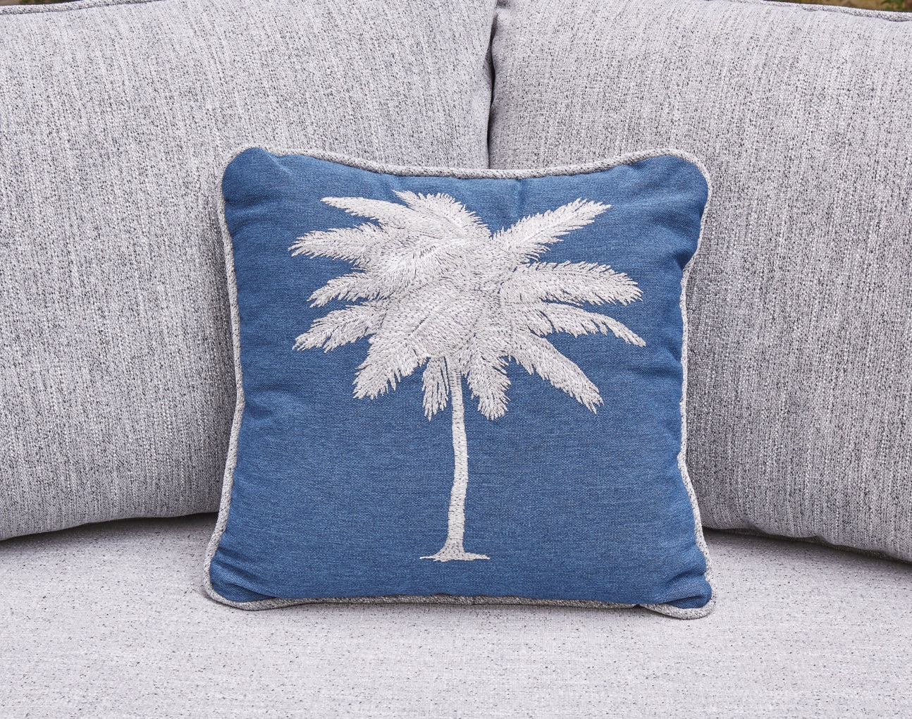 Naples Beach RAF/LAF Loveseat w/CUSH (2/CN) - Image 5