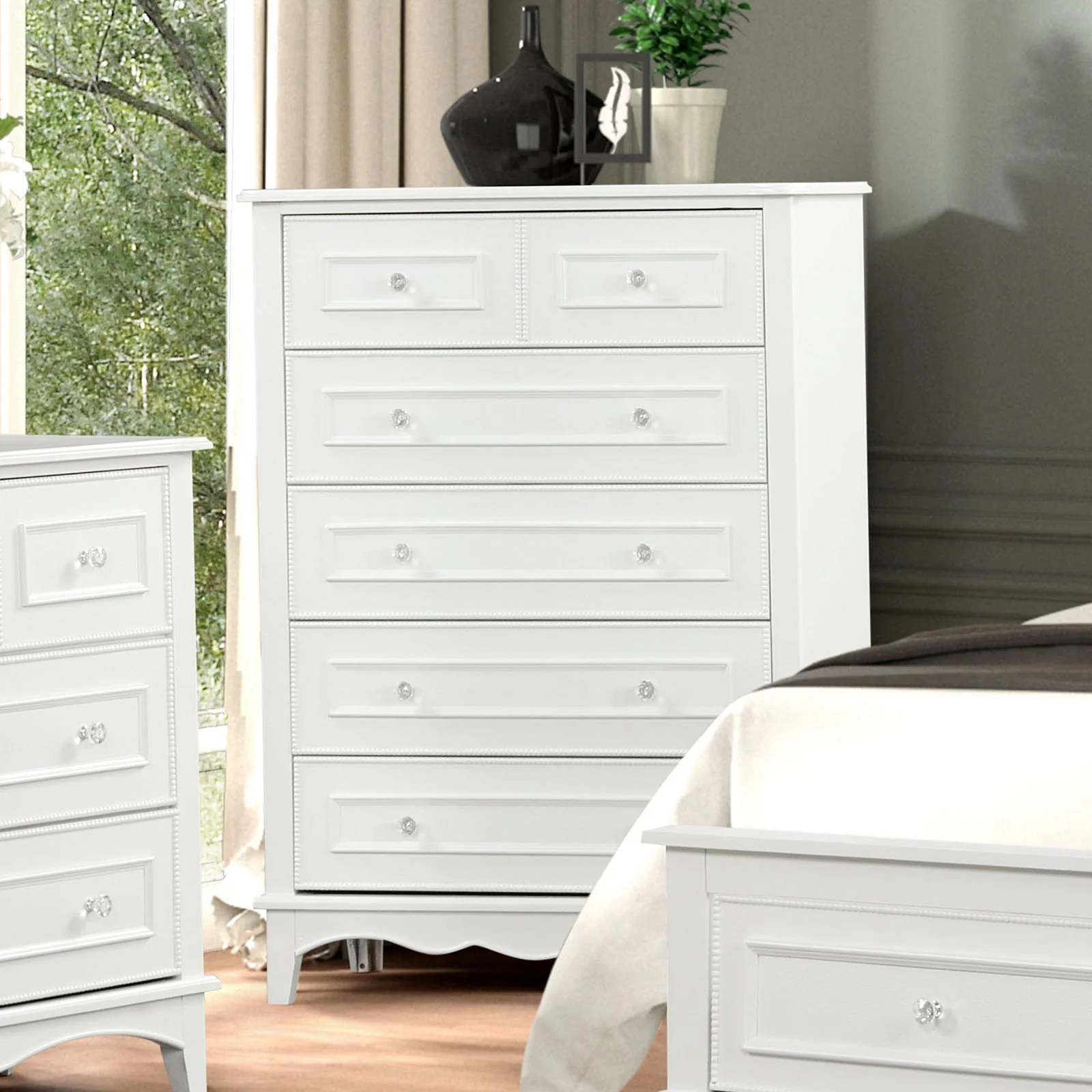 Naucalpan White Queen 5 Piece Bedroom Set w/Chest - Image 3