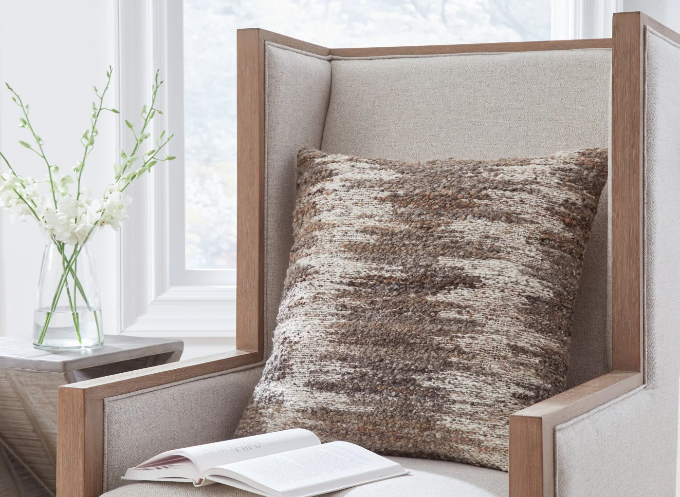 Nealton Pillow - Image 2