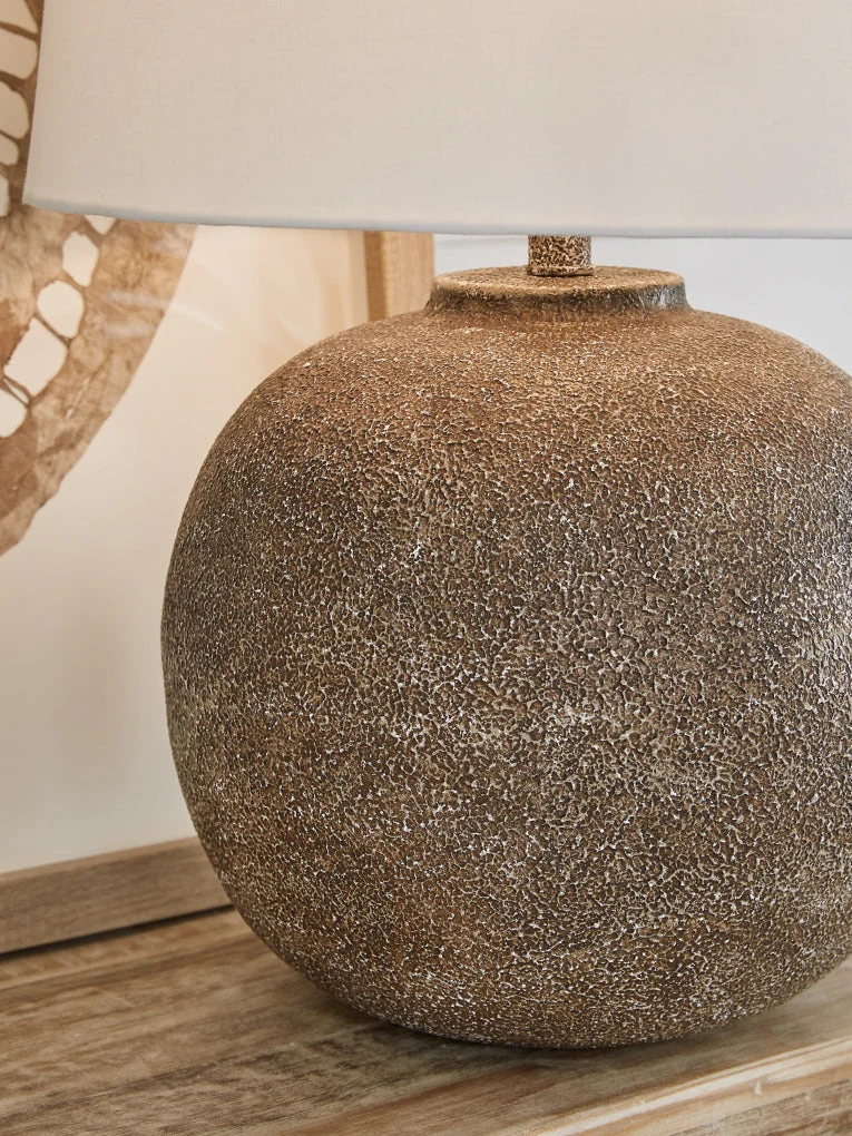 Neavesboro Metal Table Lamp - Image 4