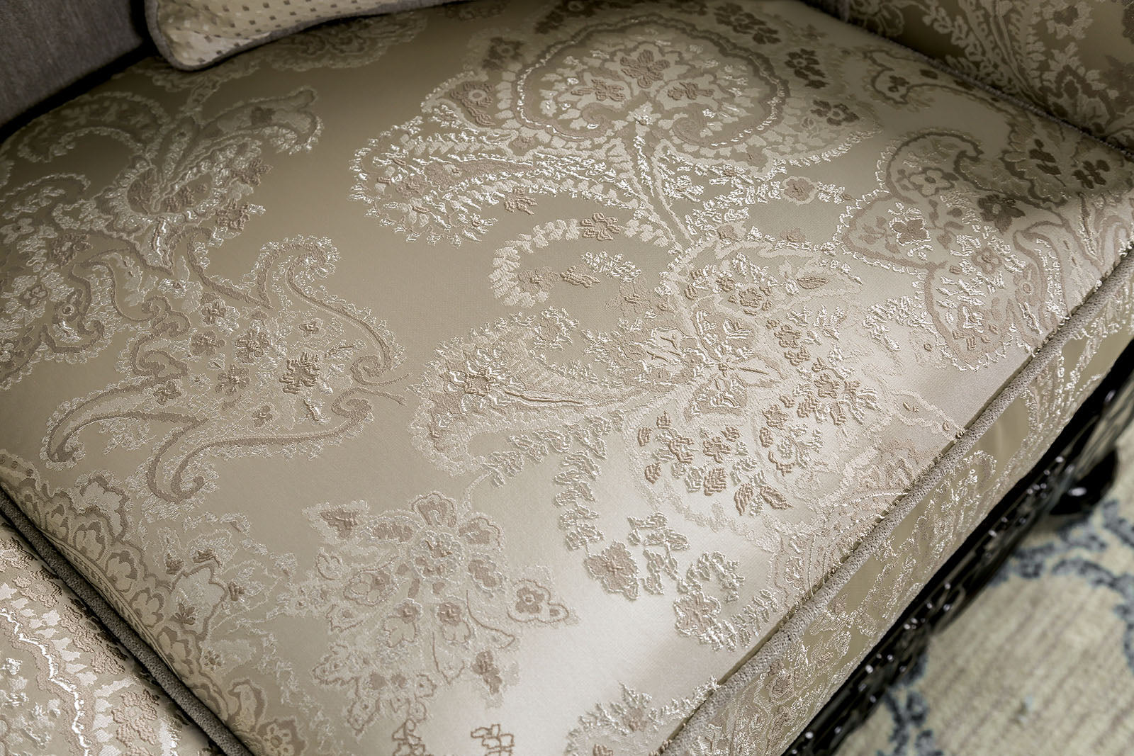 Newdale Ivory Sofa - Image 4
