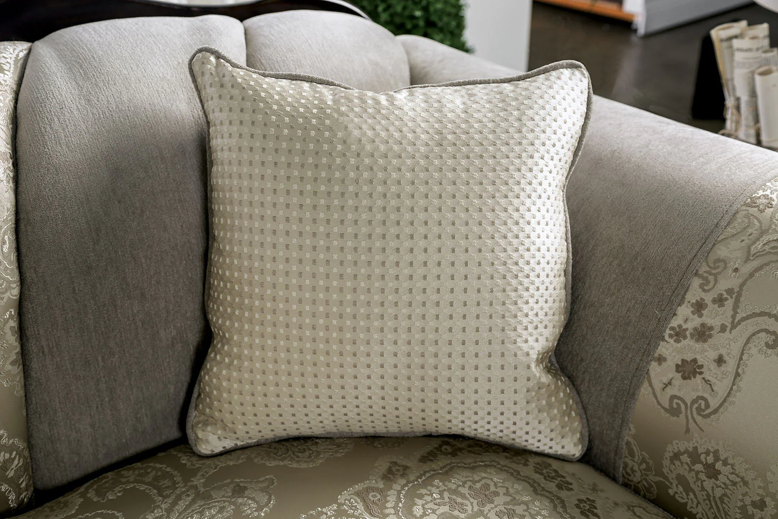 Newdale Ivory Sofa - Image 5