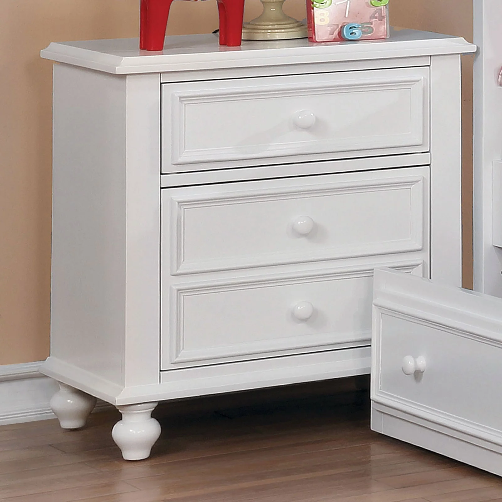 Olivia White 4 Pc. Twin Bedroom Set - Image 6